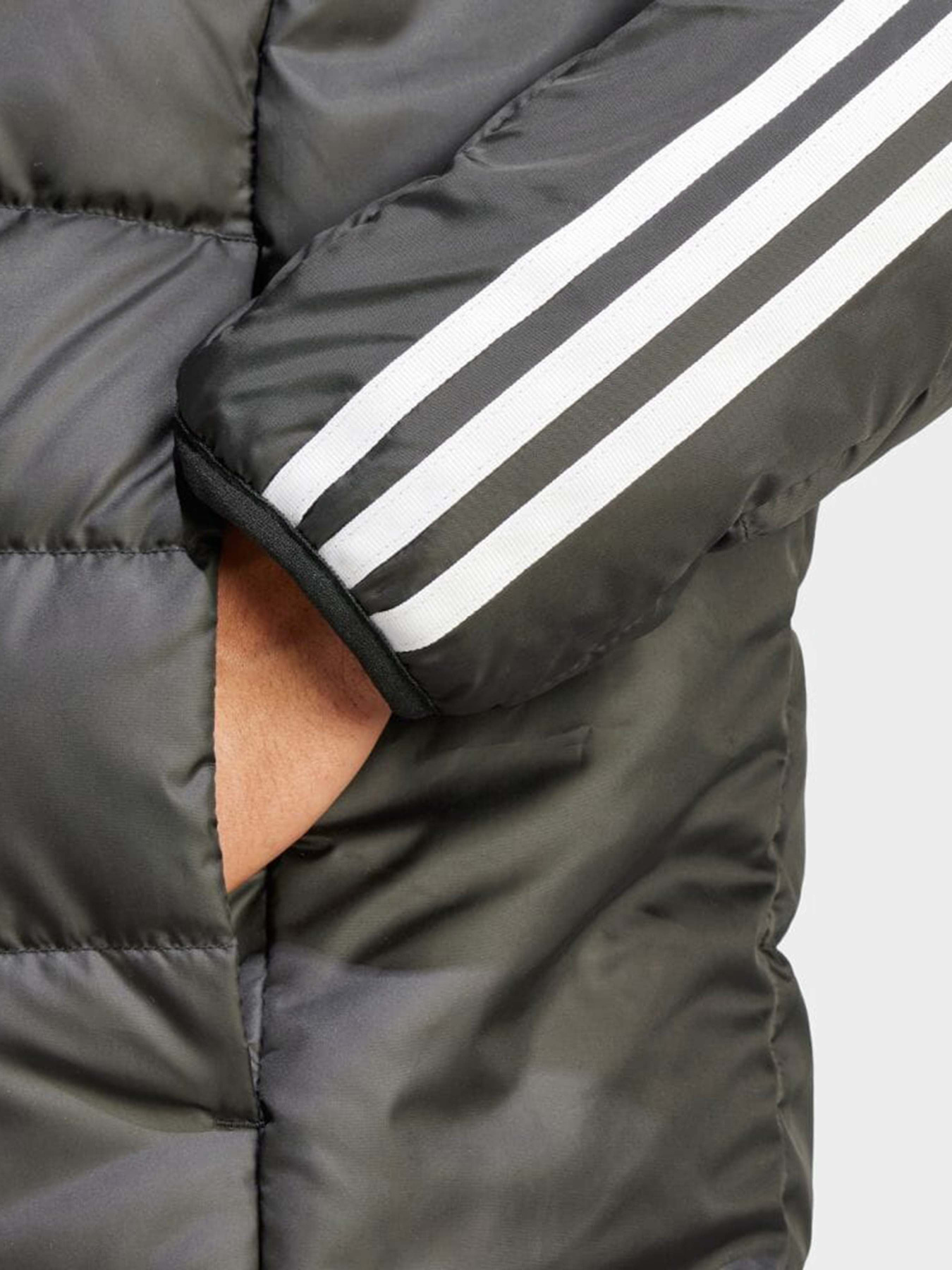 Куртки та дублянки Adidas ESSENTIALS 3-STRIPES модель HZ8522 Фото