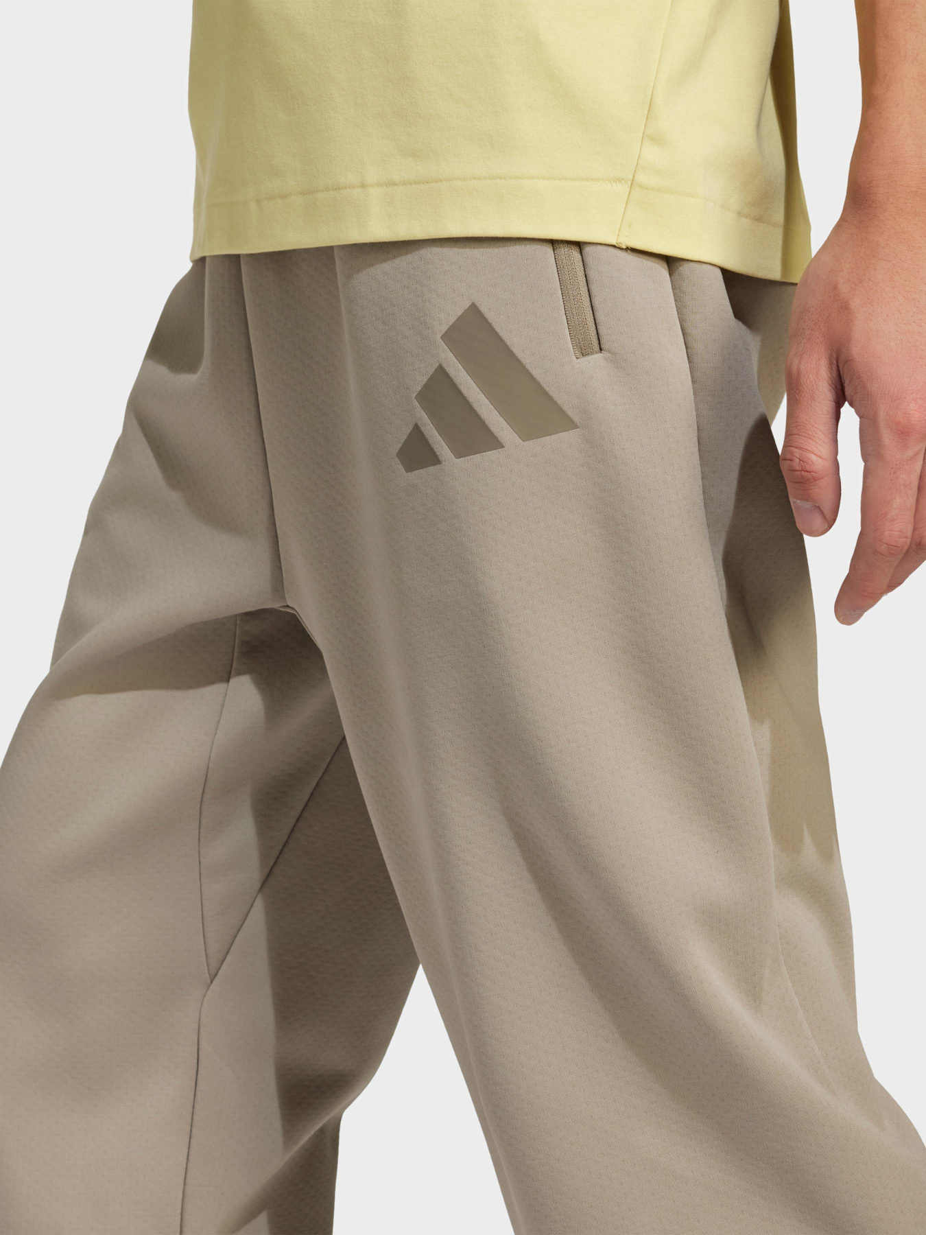 Брюки Adidas Z.N.E. OPEN-HEM SPORTSWEAR модель JC6716 Фото
