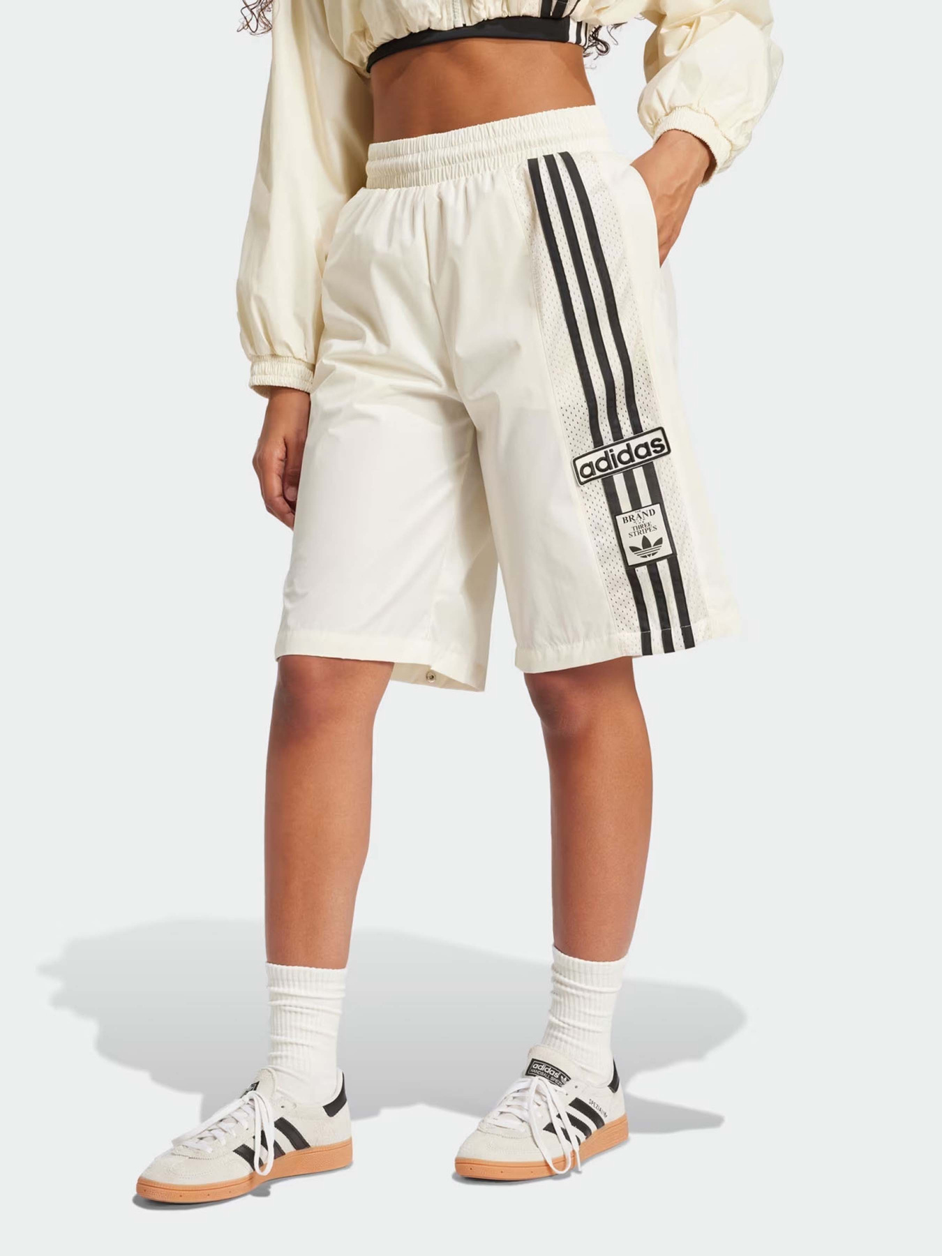 Брюки Adidas ADIBREAK WOVEN TRACK ORIGINALS модель JD0087 Брюки Adidas ADIBREAK WOVEN TRACK ORIGINALS модель JD0087 Фото