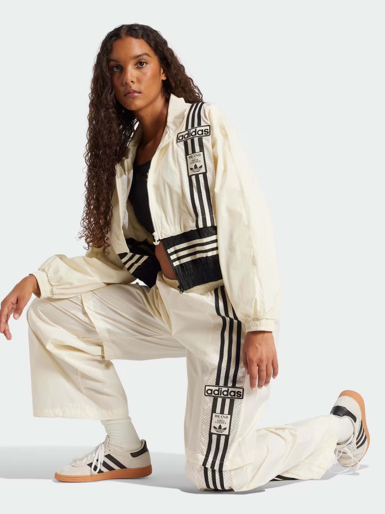 Брюки Adidas ADIBREAK WOVEN TRACK ORIGINALS модель JD0087 Брюки Adidas ADIBREAK WOVEN TRACK ORIGINALS модель JD0087 Фото