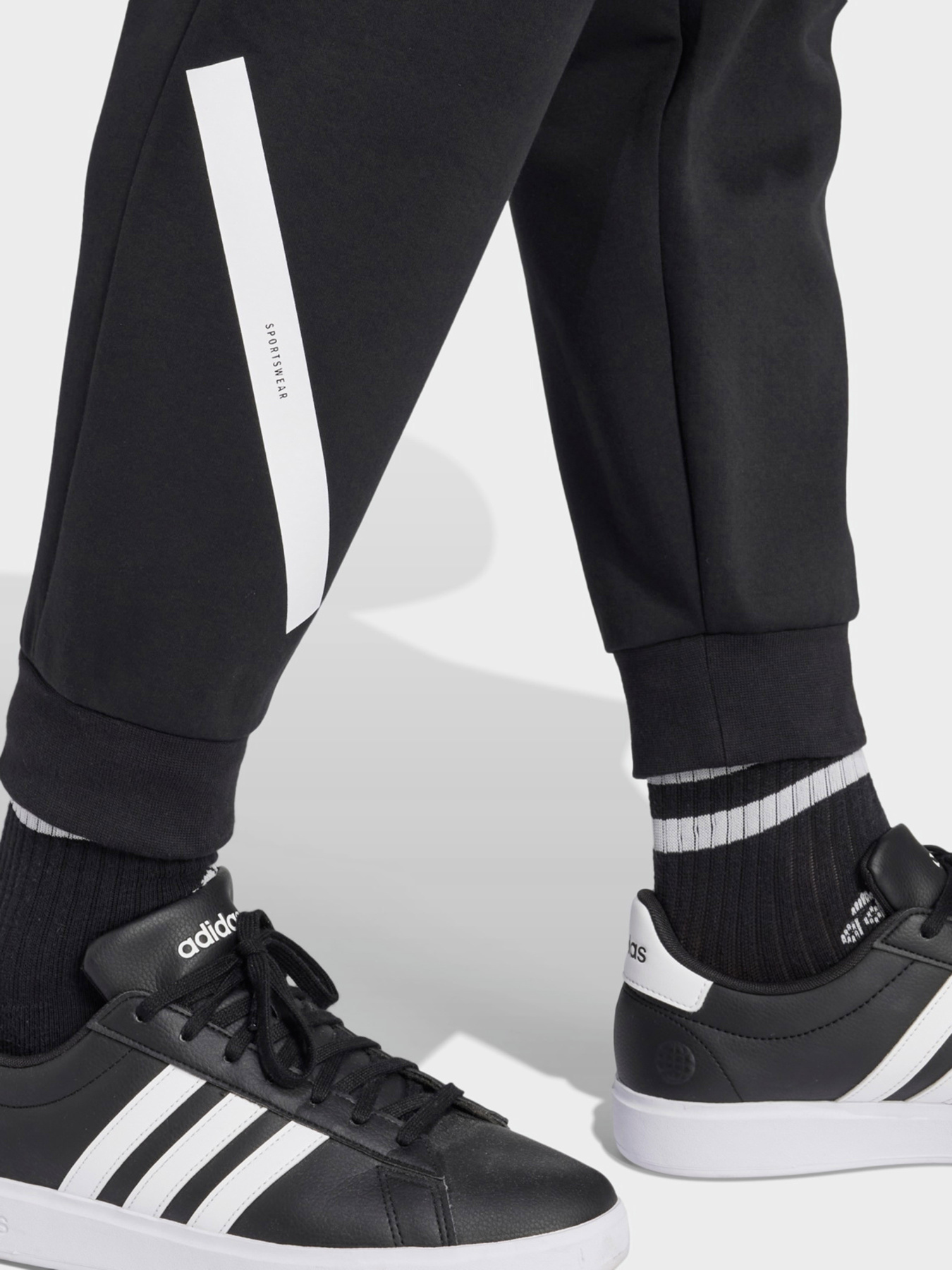 Брюки Adidas Z.N.E. SPORTSWEAR модель JD5983 Фото