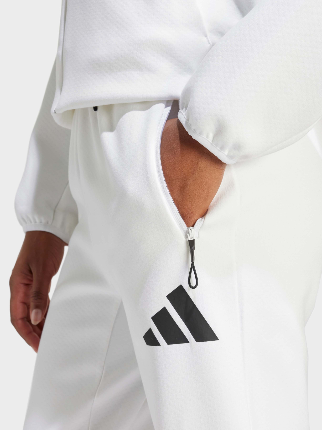 Брюки Adidas Z.N.E. SPORTSWEAR модель JE7843 Брюки Adidas Z.N.E. SPORTSWEAR модель JE7843 Фото