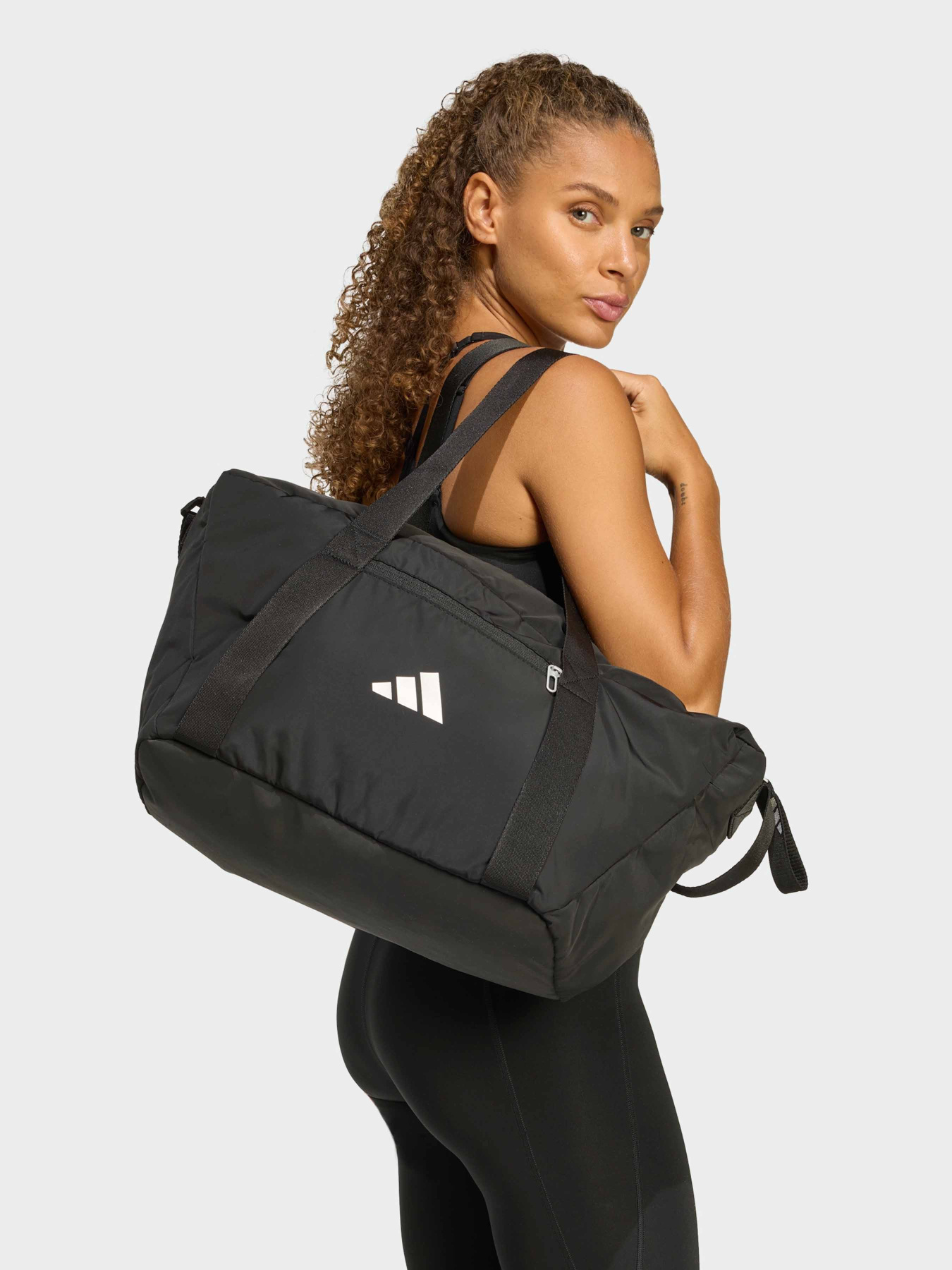 Сумки Adidas PERFORMANCE BAG модель JE3223 Фото