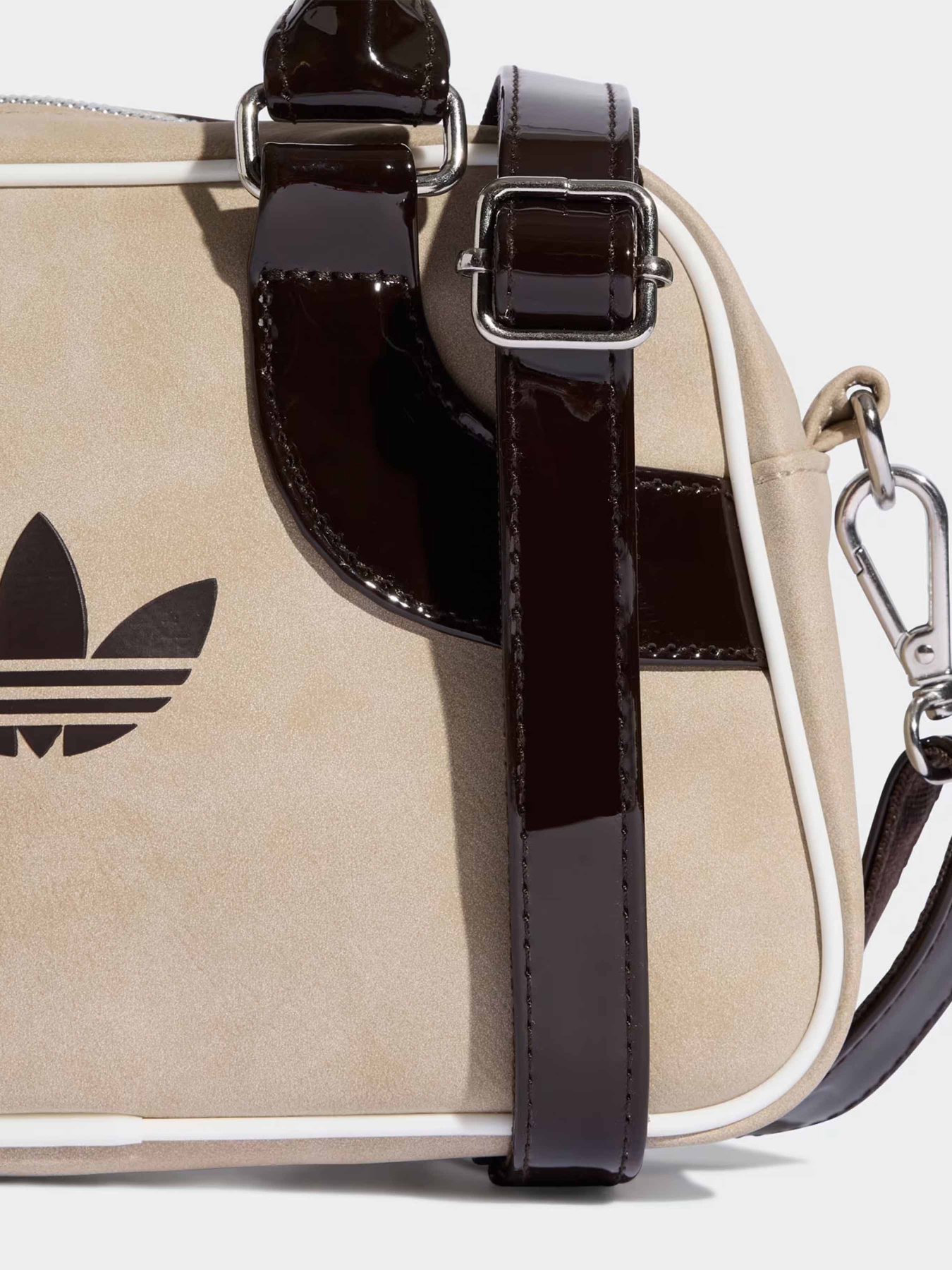 Сумки Adidas MINI BOWLING BAG модель JV7870 Сумки Adidas MINI BOWLING BAG модель JV7870 Фото