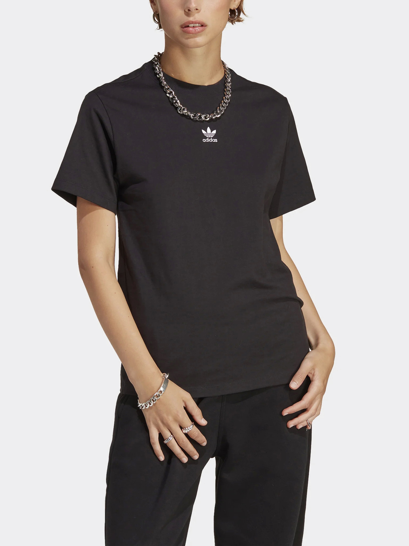 Футболки і поло Adidas ADICOLOR ESSENTIALS модель IC1826 Футболки і поло Adidas ADICOLOR ESSENTIALS модель IC1826 Фото