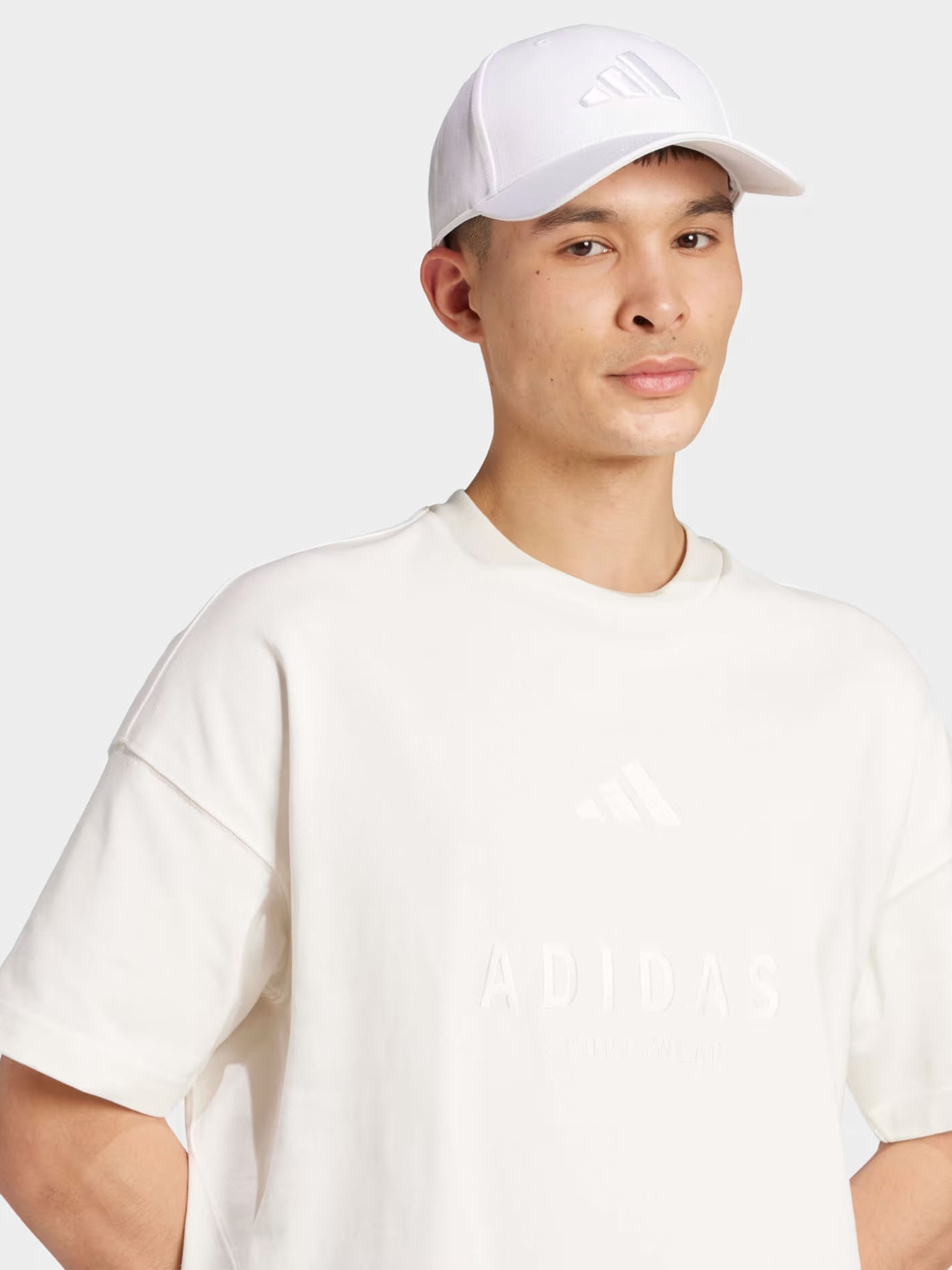 Футболки и поло Adidas ALL SZN EMBROIDERED GRAPHICS модель JL6552 Футболки и поло Adidas ALL SZN EMBROIDERED GRAPHICS модель JL6552 Фото