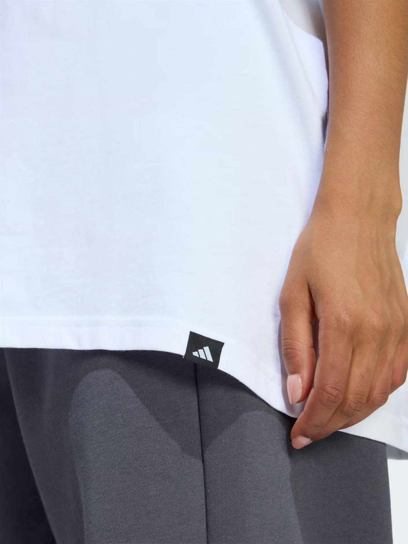 Футболки і поло Adidas SOFT SIDE OVERSIZED GRAPHIC модель KA5091 Футболки і поло Adidas SOFT SIDE OVERSIZED GRAPHIC модель KA5091 Фото