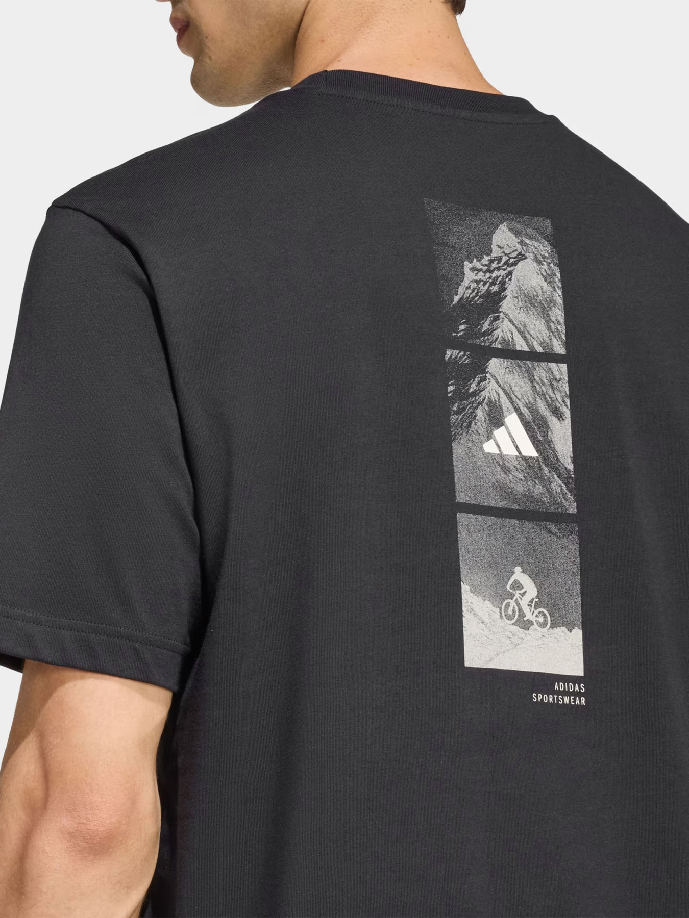 Футболки и поло Adidas OUTDOOR MOUNTAIN BIKING GRAPHI модель KB2536 Футболки и поло Adidas OUTDOOR MOUNTAIN BIKING GRAPHI модель KB2536 Фото