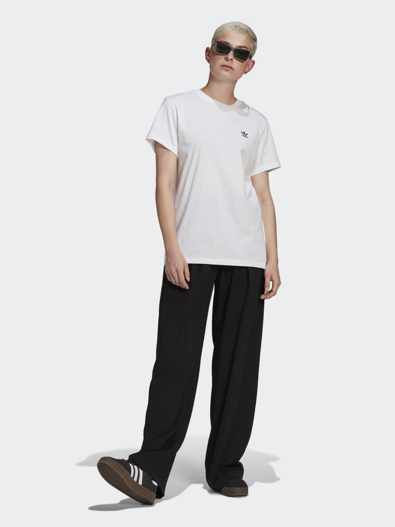 Футболки и поло Adidas LOUNGEWEAR ADICOLOR CLASSICS LOOSE модель GN2924 Футболки и поло Adidas LOUNGEWEAR ADICOLOR CLASSICS LOOSE модель GN2924 Фото