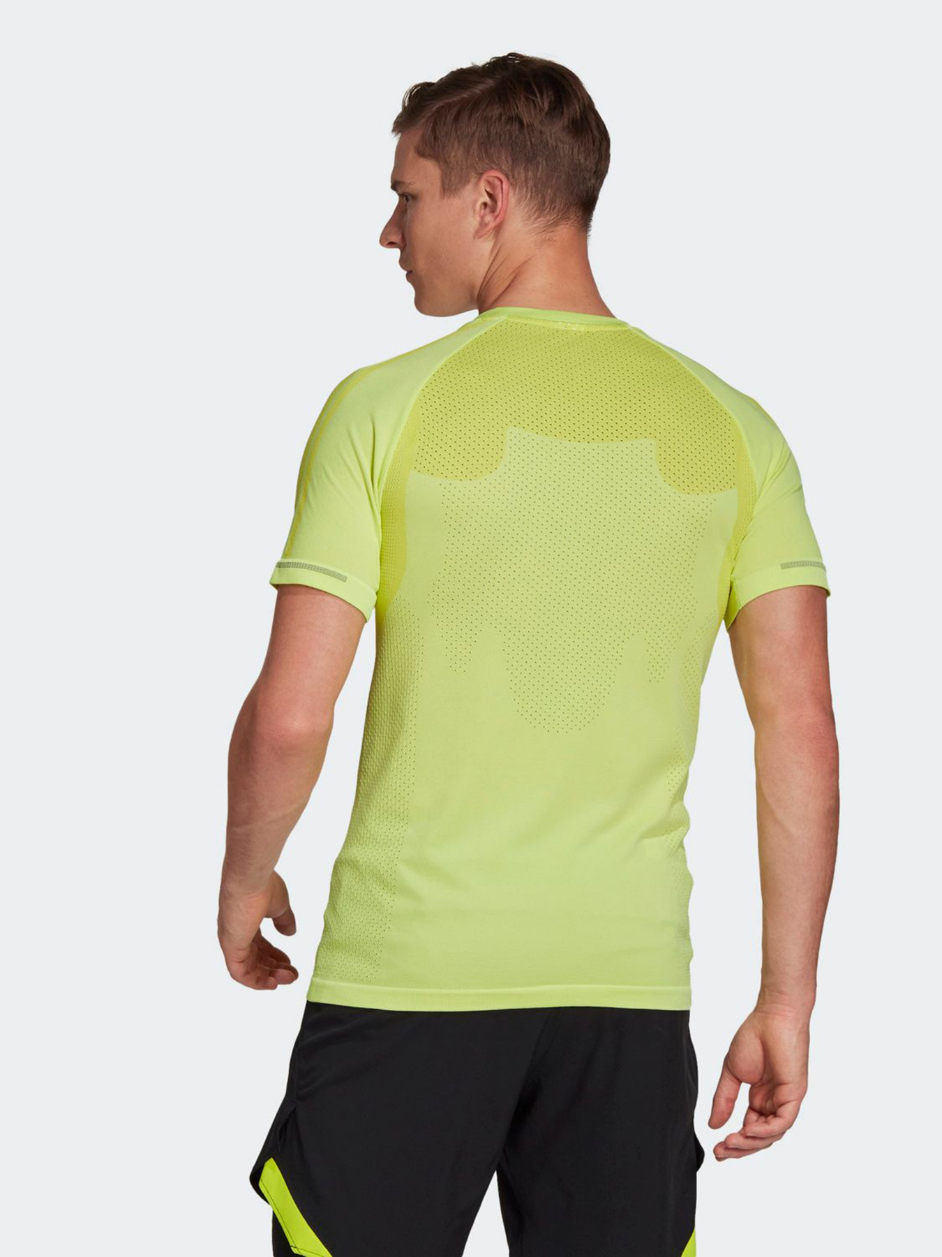 Футболки і поло Adidas Primeknit Performance модель GL6855 Футболки і поло Adidas Primeknit Performance модель GL6855 Фото
