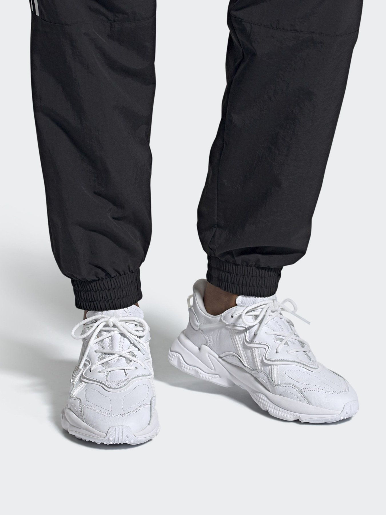 Кросівки Adidas OZWEEGO модель EE5704 Кросівки Adidas OZWEEGO модель EE5704 Фото
