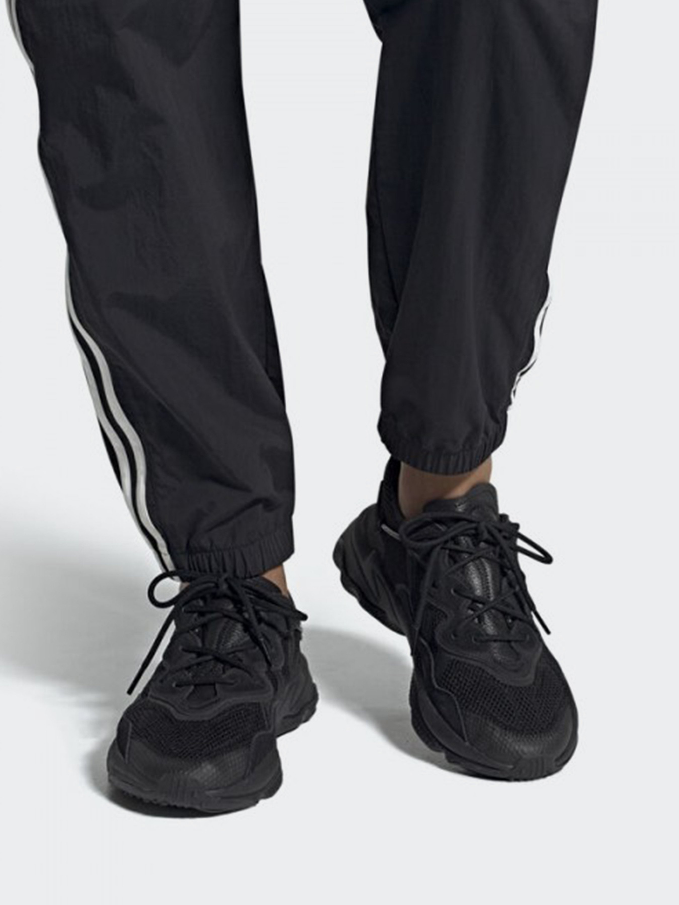 Кроссовки Adidas OZWEEGO модель EE6999 Фото