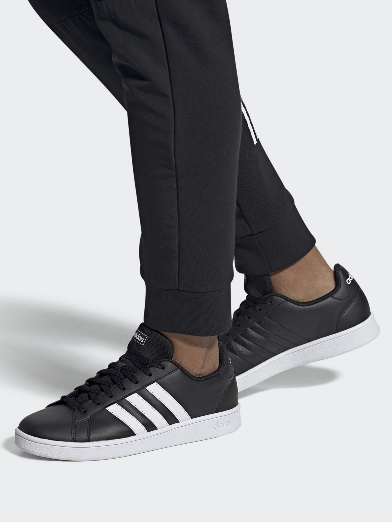 Кеди Adidas GRAND COURT BASE модель EE7900 Кеди Adidas GRAND COURT BASE модель EE7900 Фото