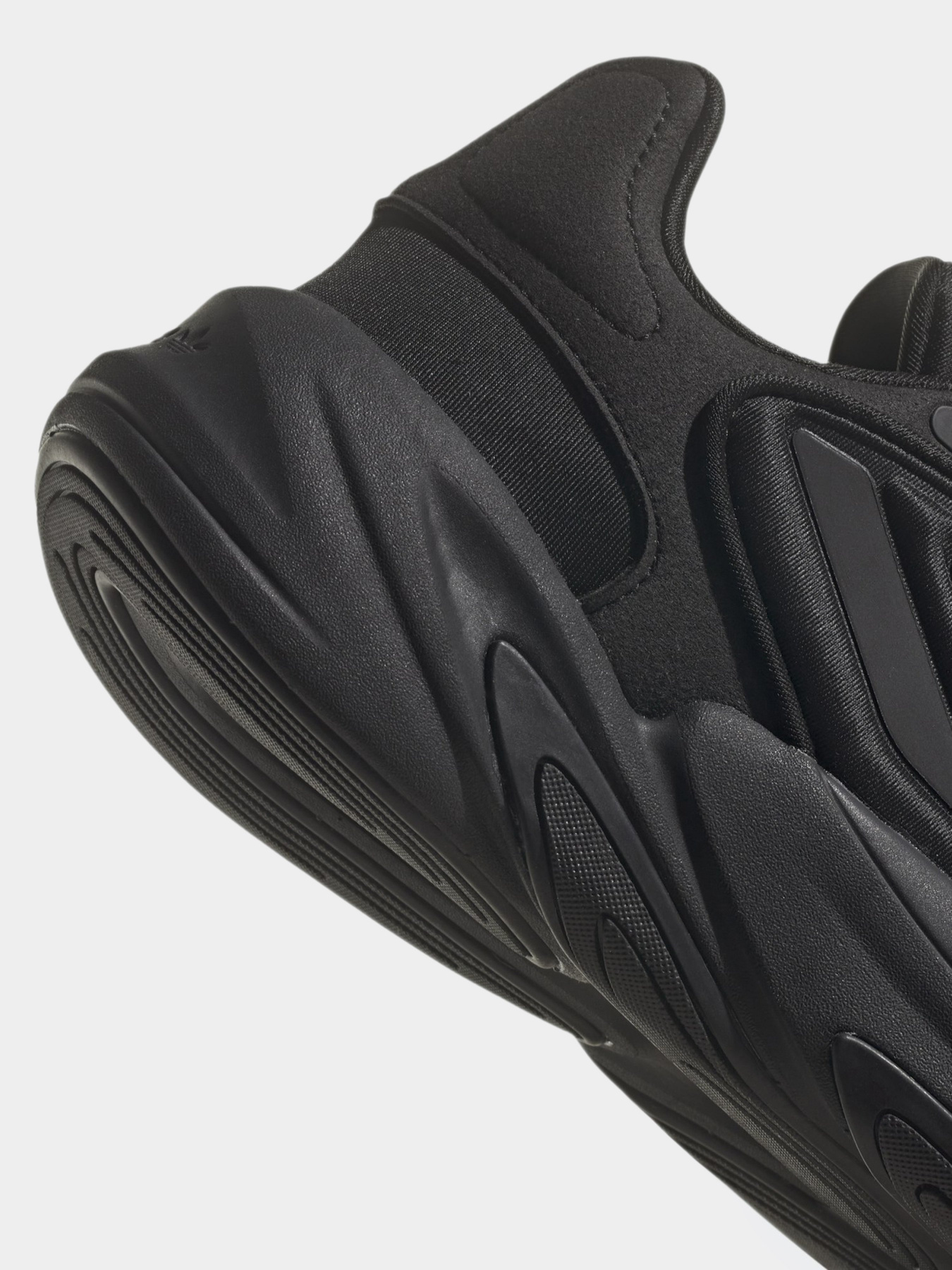 Кросівки Adidas OZELIA модель H04250 Фото