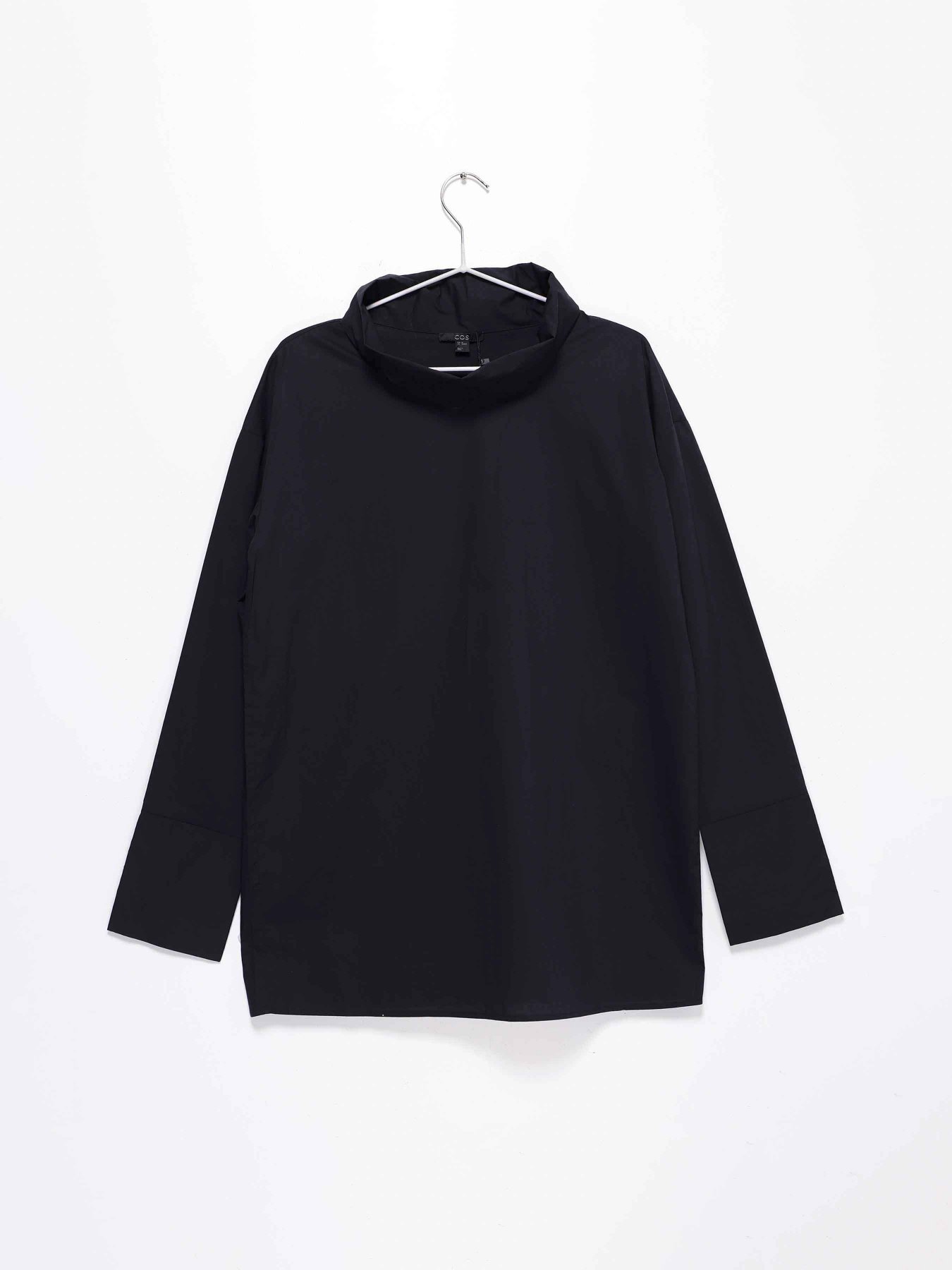 Сорочки COS модель 0562517_чорний Фото