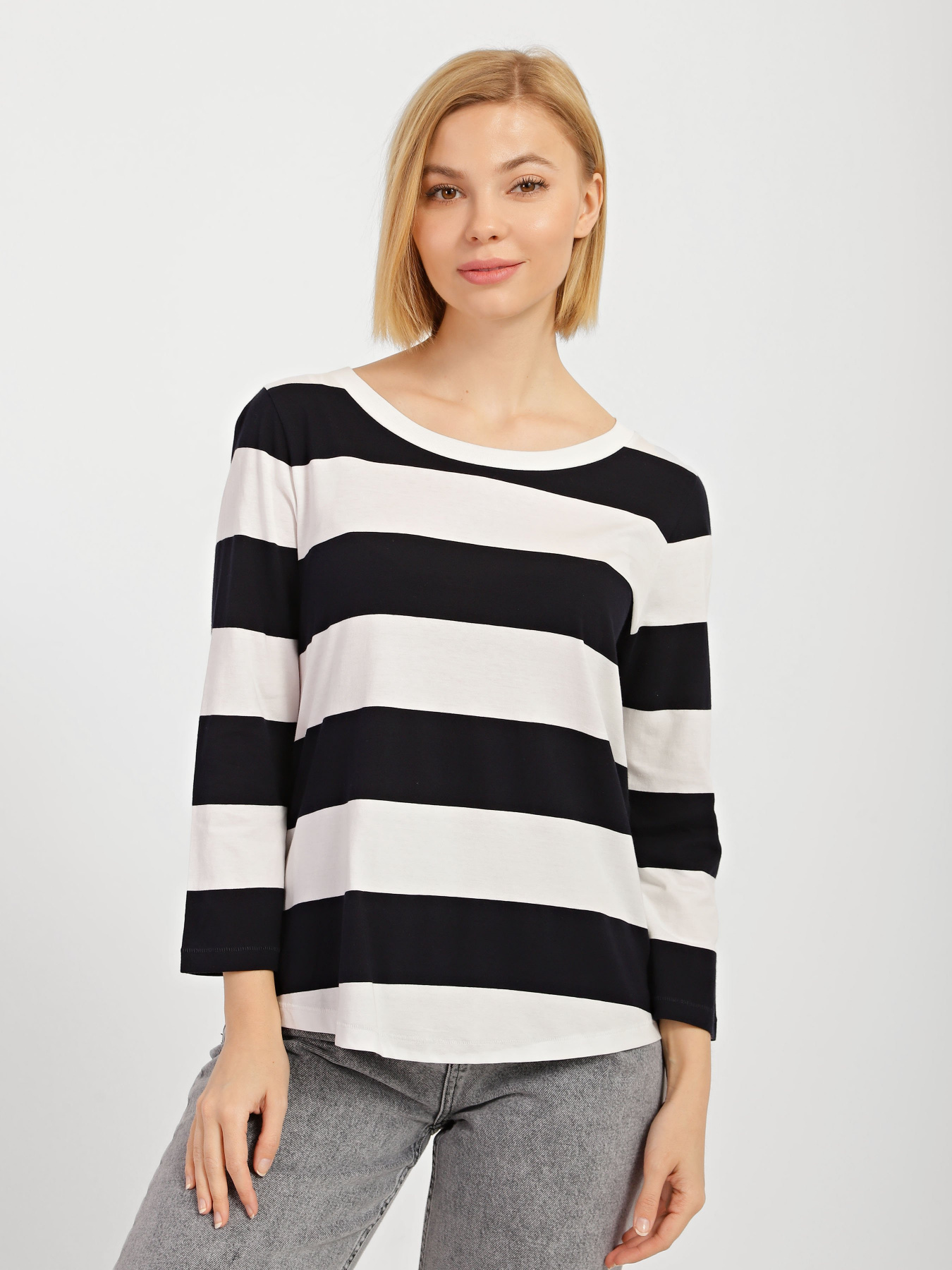Свитры и кардиганы COS модель 0142974_білий з чорним Фото