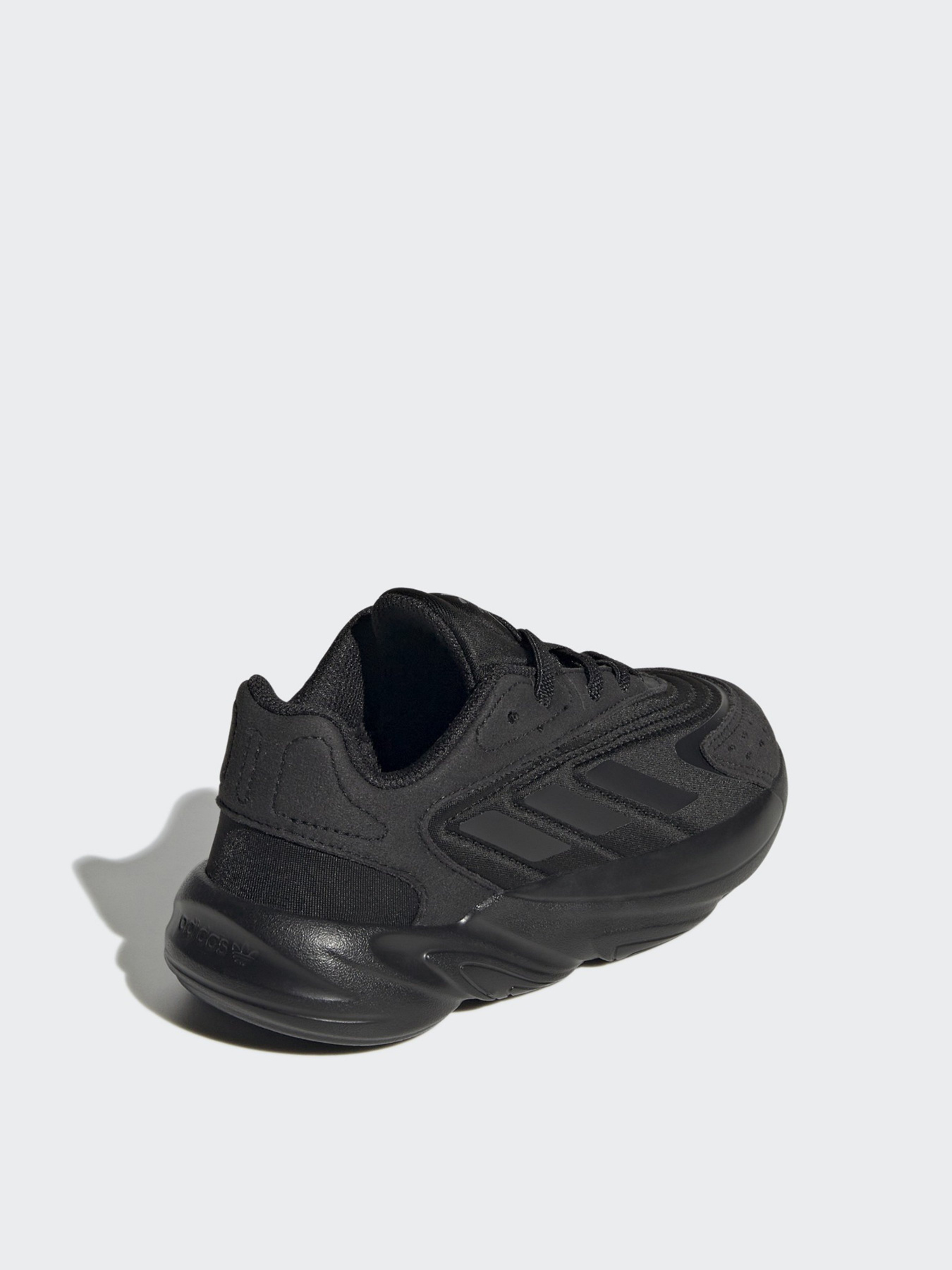 Кросівки Adidas Ozelia модель H04742 Кросівки Adidas Ozelia модель H04742 Фото