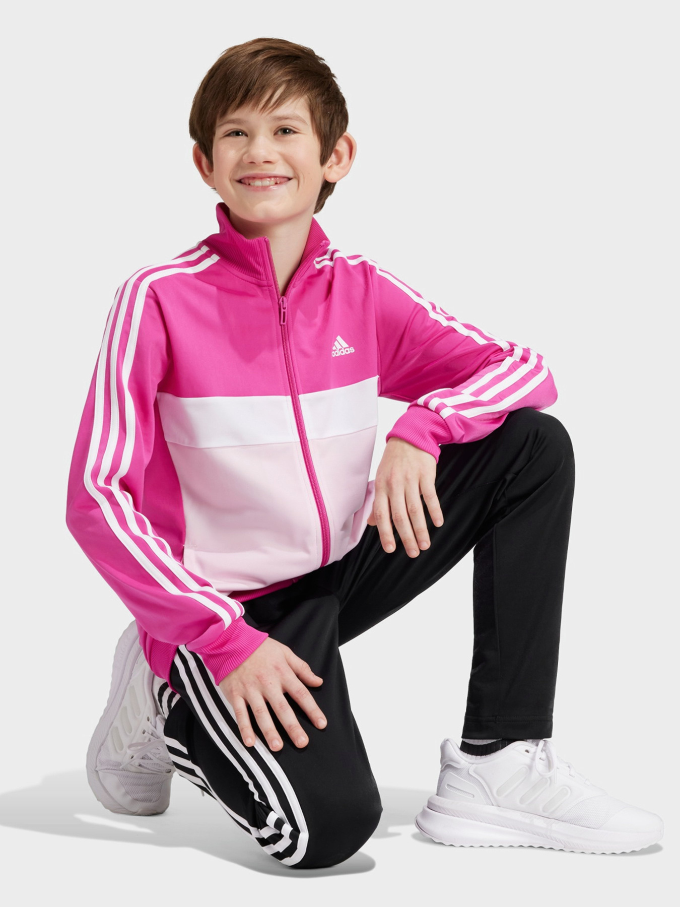 Костюмы Adidas ESSENTIALS 3-STRIPES TIBERIO S модель IS2535 Костюмы Adidas ESSENTIALS 3-STRIPES TIBERIO S модель IS2535 Фото