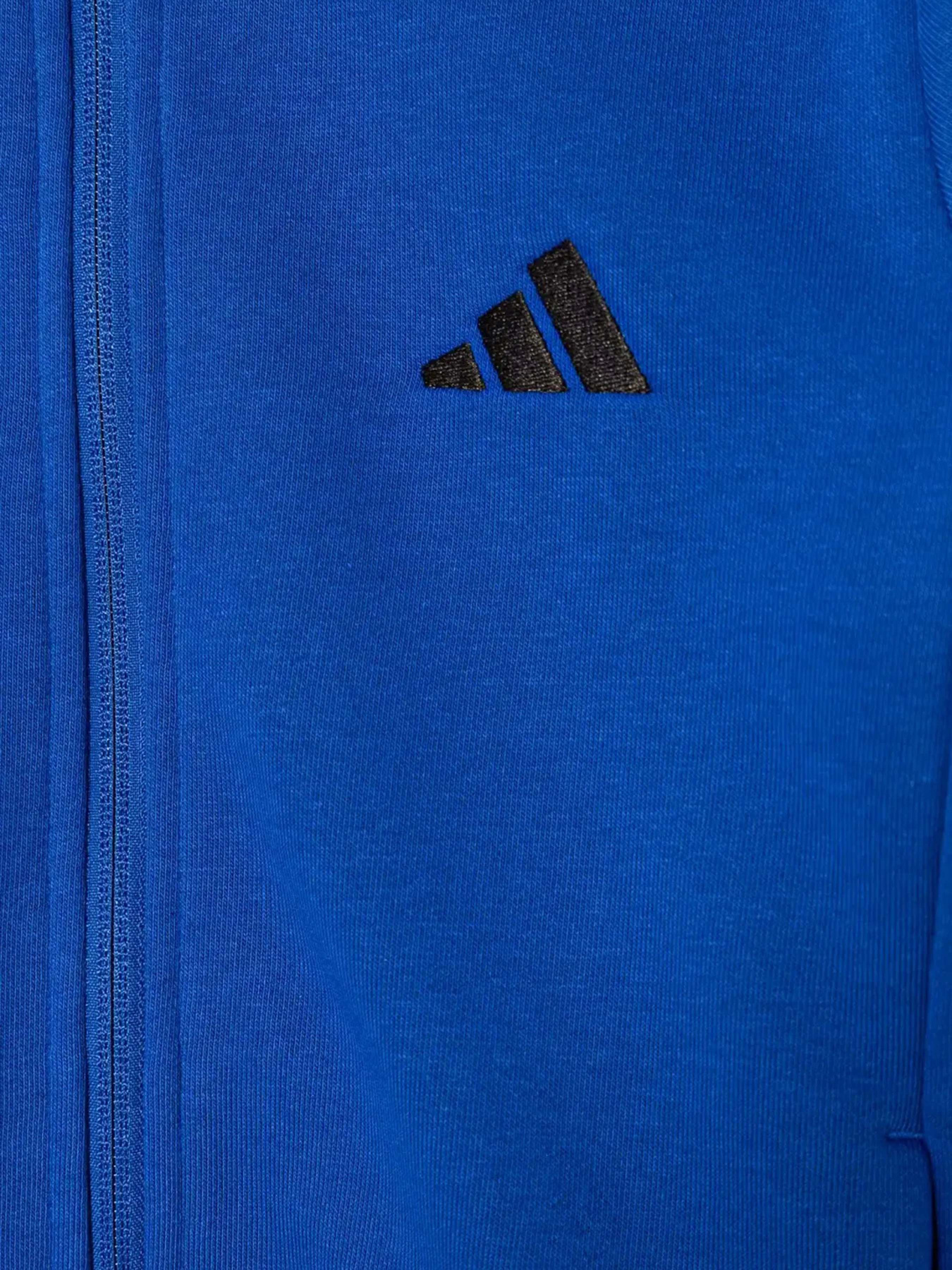 Костюмы Adidas 3 STRIPES модель JE0311 Костюмы Adidas 3 STRIPES модель JE0311 Фото