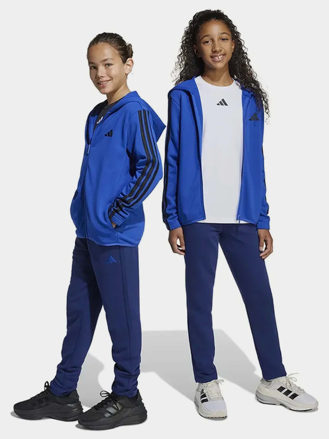 Костюмы Adidas 3 STRIPES модель JE0311 Костюмы Adidas 3 STRIPES модель JE0311 Фото