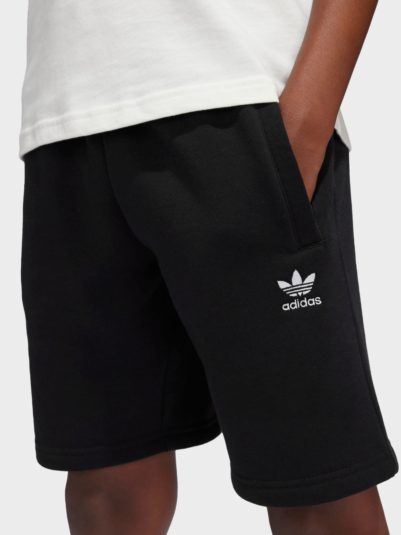 Шорты Adidas SHORTS модель IW3499 Шорты Adidas SHORTS модель IW3499 Фото