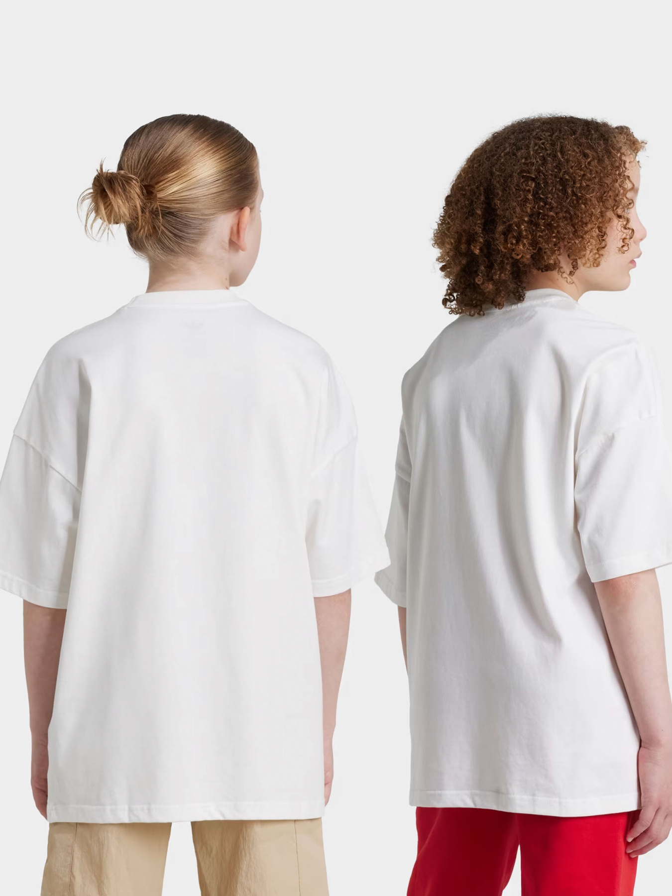 Футболки і поло Adidas TEE модель IX7599 Футболки і поло Adidas TEE модель IX7599 Фото