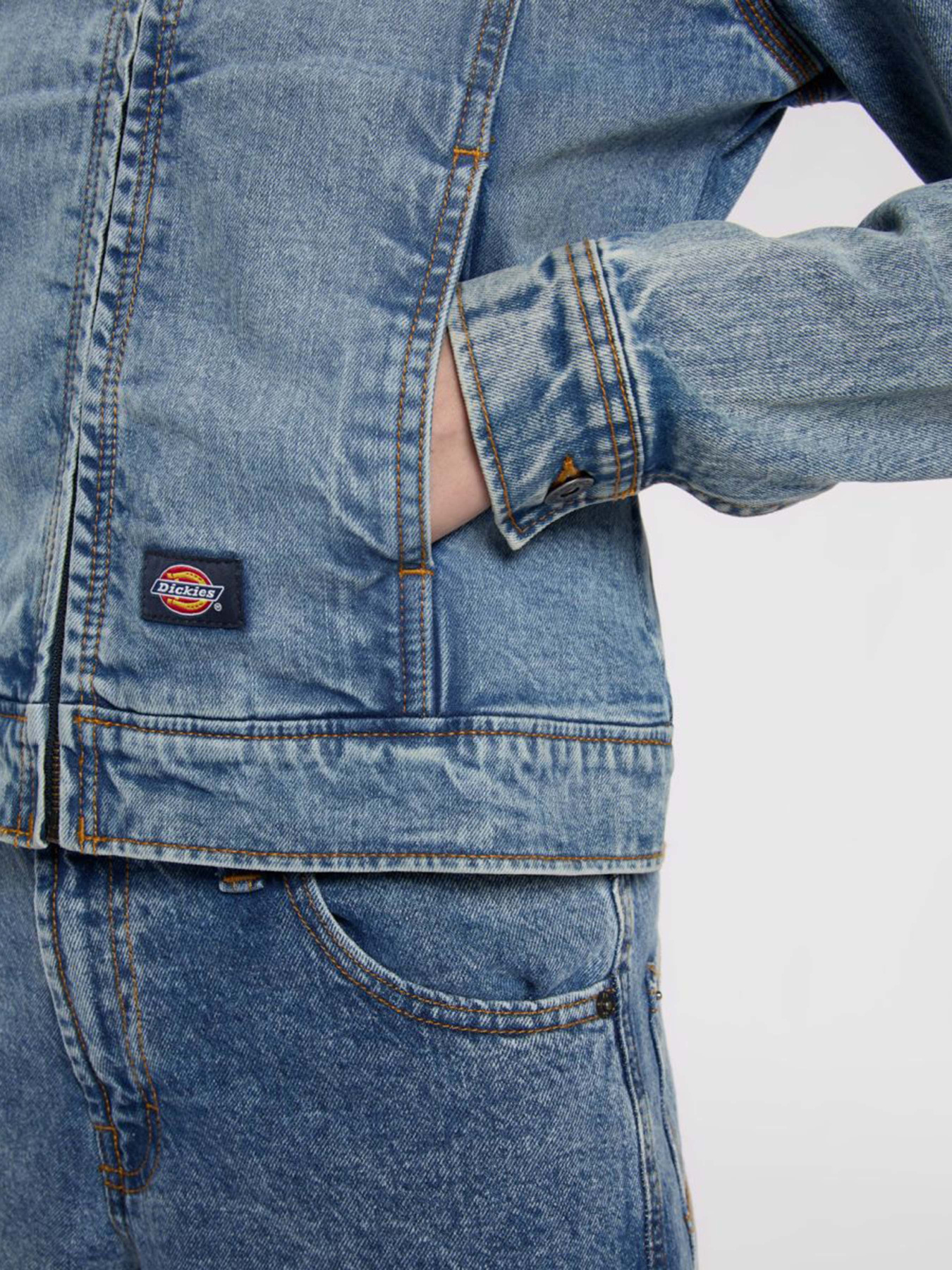 Куртки та дублянки Dickies Denim Slim модель DK0A4ZANK211 Куртки та дублянки Dickies Denim Slim модель DK0A4ZANK211 Фото