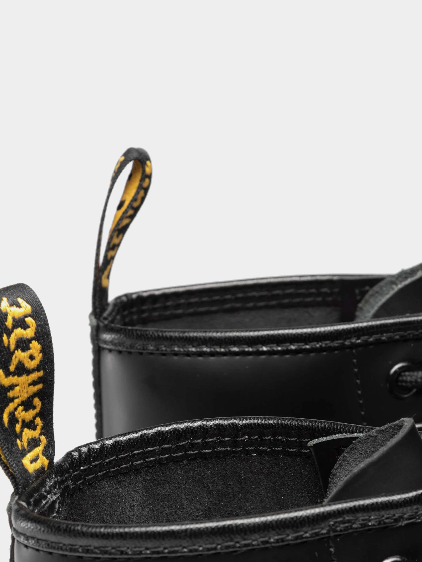 Черевики та чоботи DR. MARTENS модель 26230001 101 YS Black Smooth Фото