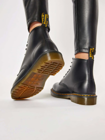 Черевики та чоботи DR. MARTENS модель 26230001 101 YS Black Smooth Фото