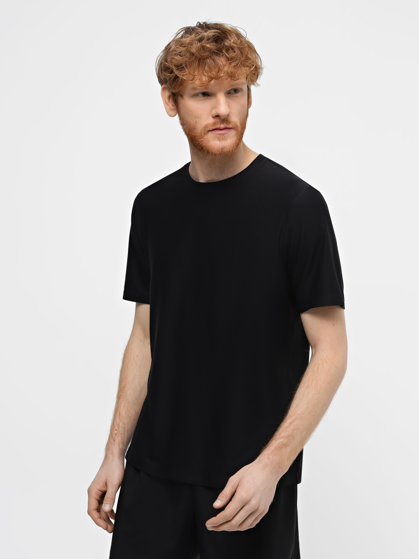 Футболки і поло Skechers Go Dri All Day Tee модель TS107 BLK Футболки і поло Skechers Go Dri All Day Tee модель TS107 BLK Фото