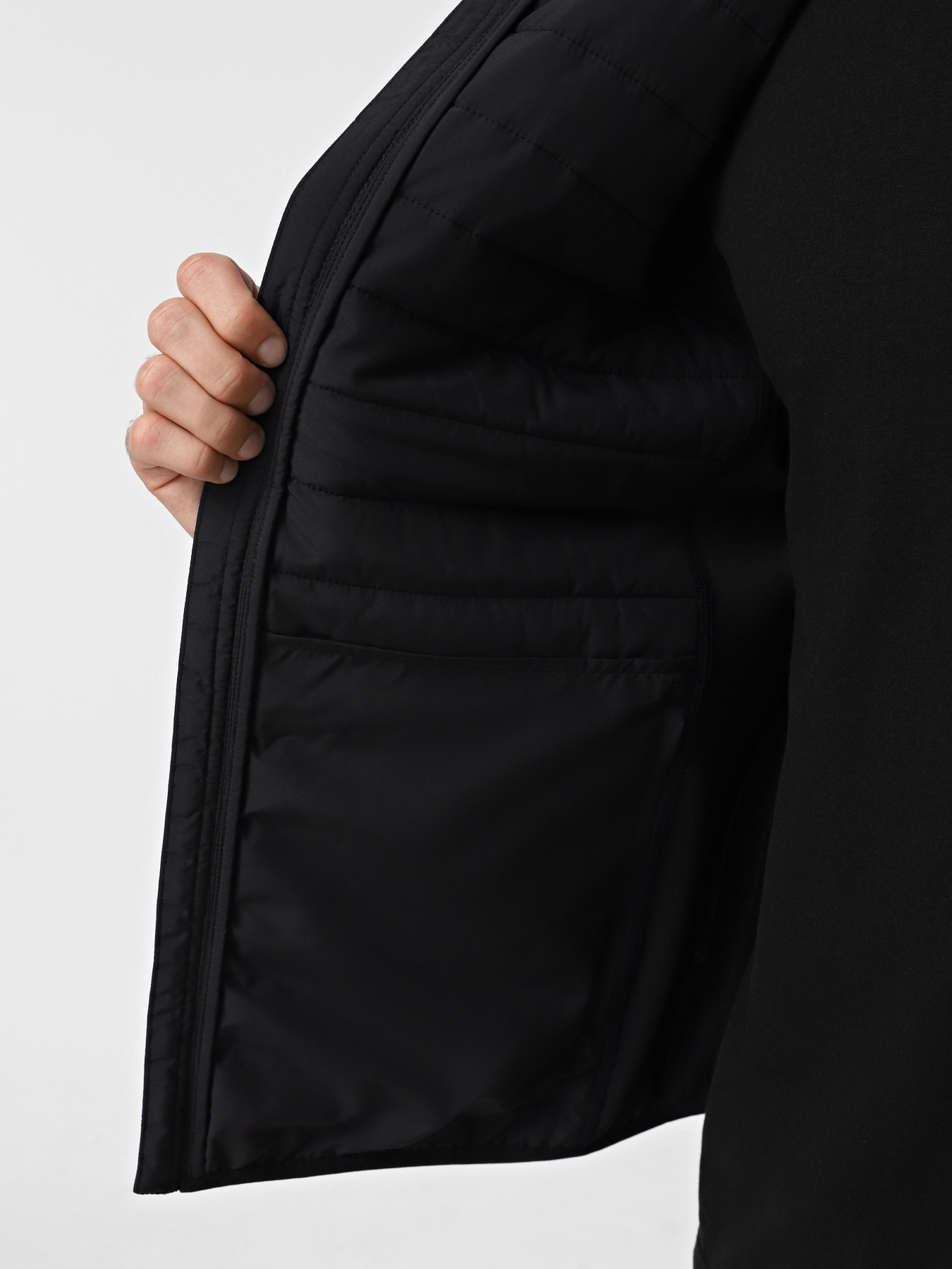 Куртки и дубленки Skechers Goshield Hybrid Jacket 2.0 модель JA141 BLK Фото