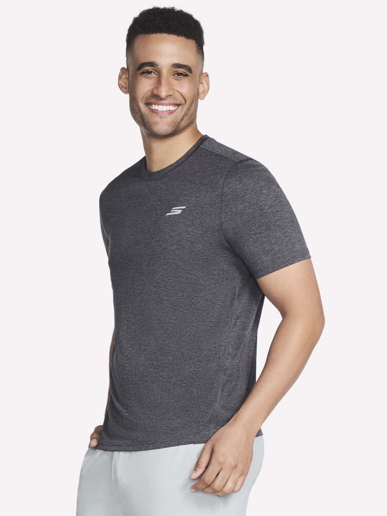 Футболки и поло Skechers PERFORMANCE CHARGE TEE модель TS233 BKCC Фото