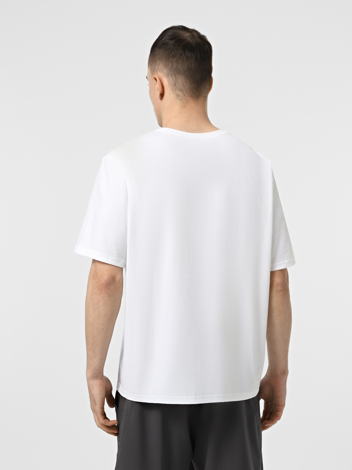 Футболки і поло Skechers PERFORMANCE LOGO TEE модель TS240 WHT Футболки і поло Skechers PERFORMANCE LOGO TEE модель TS240 WHT Фото