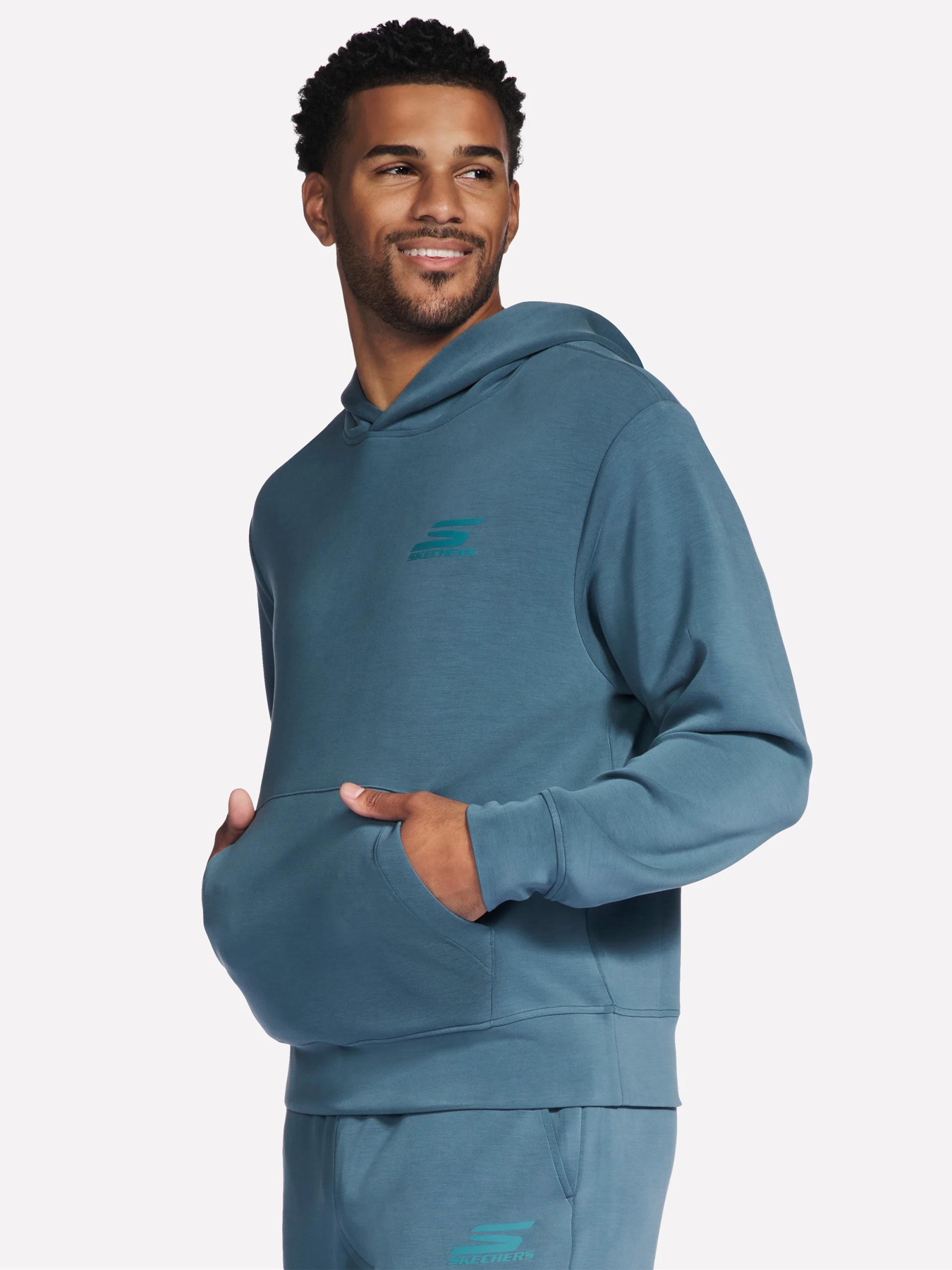 Худі та світшоти Skechers SKECHCLOUD ELEVATE 2.0 HOODIE модель HD102 NVGY Худі та світшоти Skechers SKECHCLOUD ELEVATE 2.0 HOODIE модель HD102 NVGY Фото