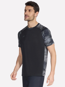 Футболки и поло Skechers HK GODRI CHARGE DRIFT TEE модель TS300HK DKCC Фото