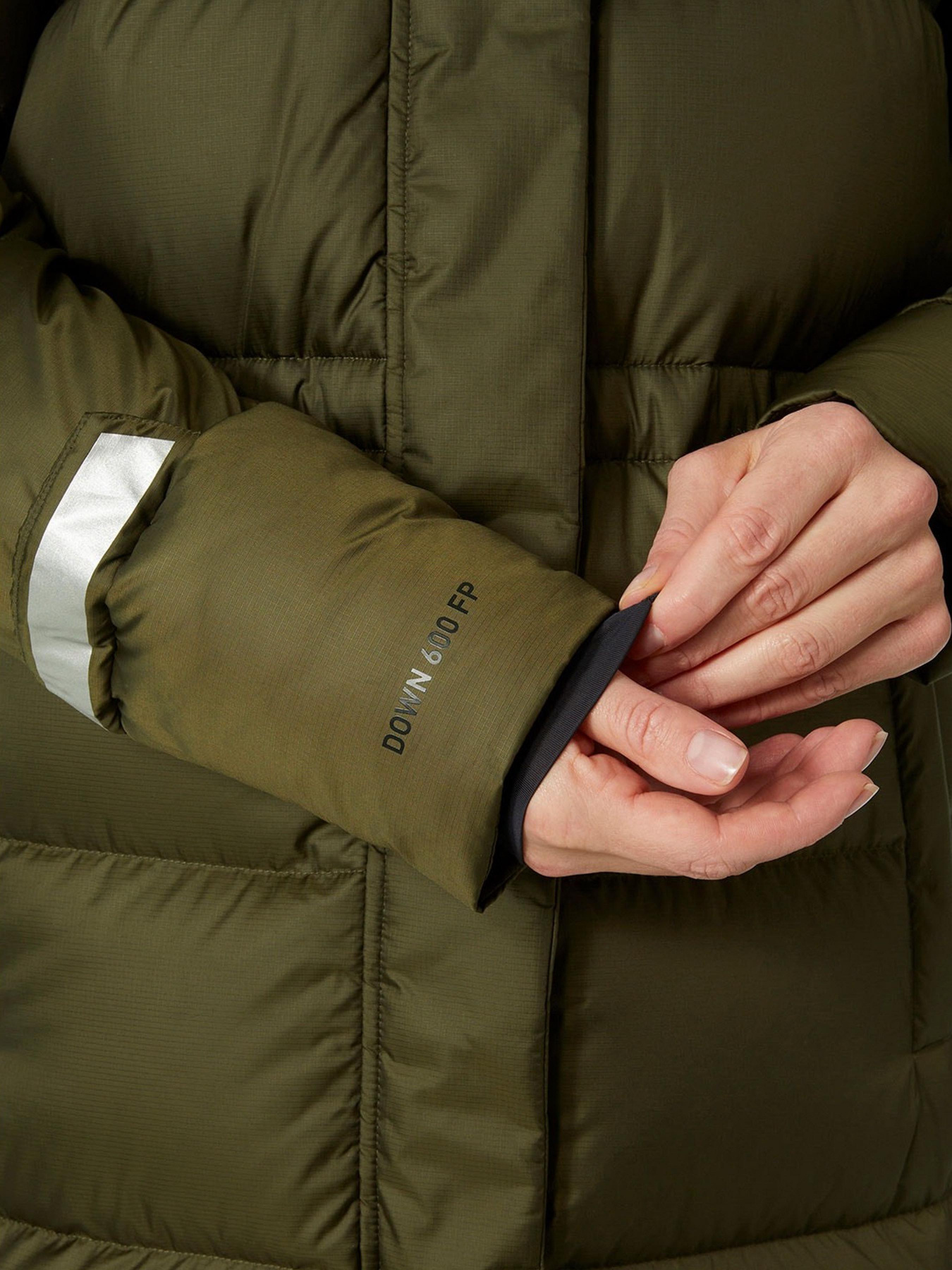 Куртки та дублянки Helly Hansen Essence модель 53816-431 Фото