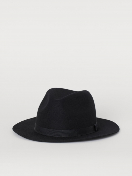 Шапки и кепки H&M модель 0793193_чорний Фото