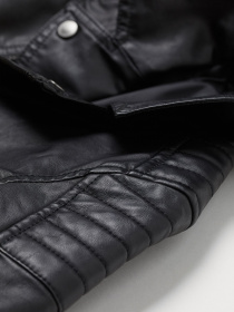 Куртки та дублянки H&M модель 0864547_чорний Фото