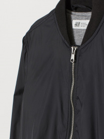 Куртки та дублянки H&M модель 0803565_чорний Фото