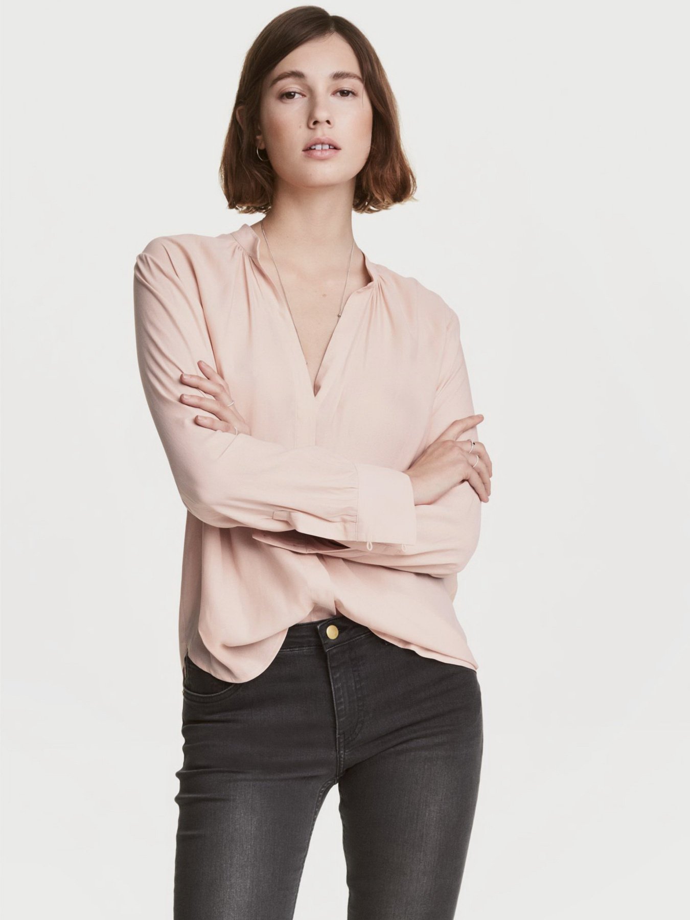 Рубашки H&M модель 0420029_с.бежевий Фото