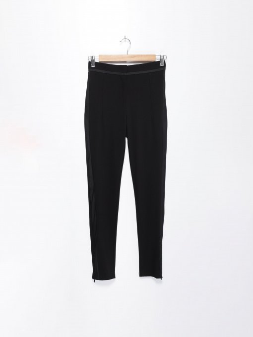 Штани H&M модель 0423303_чорний Фото
