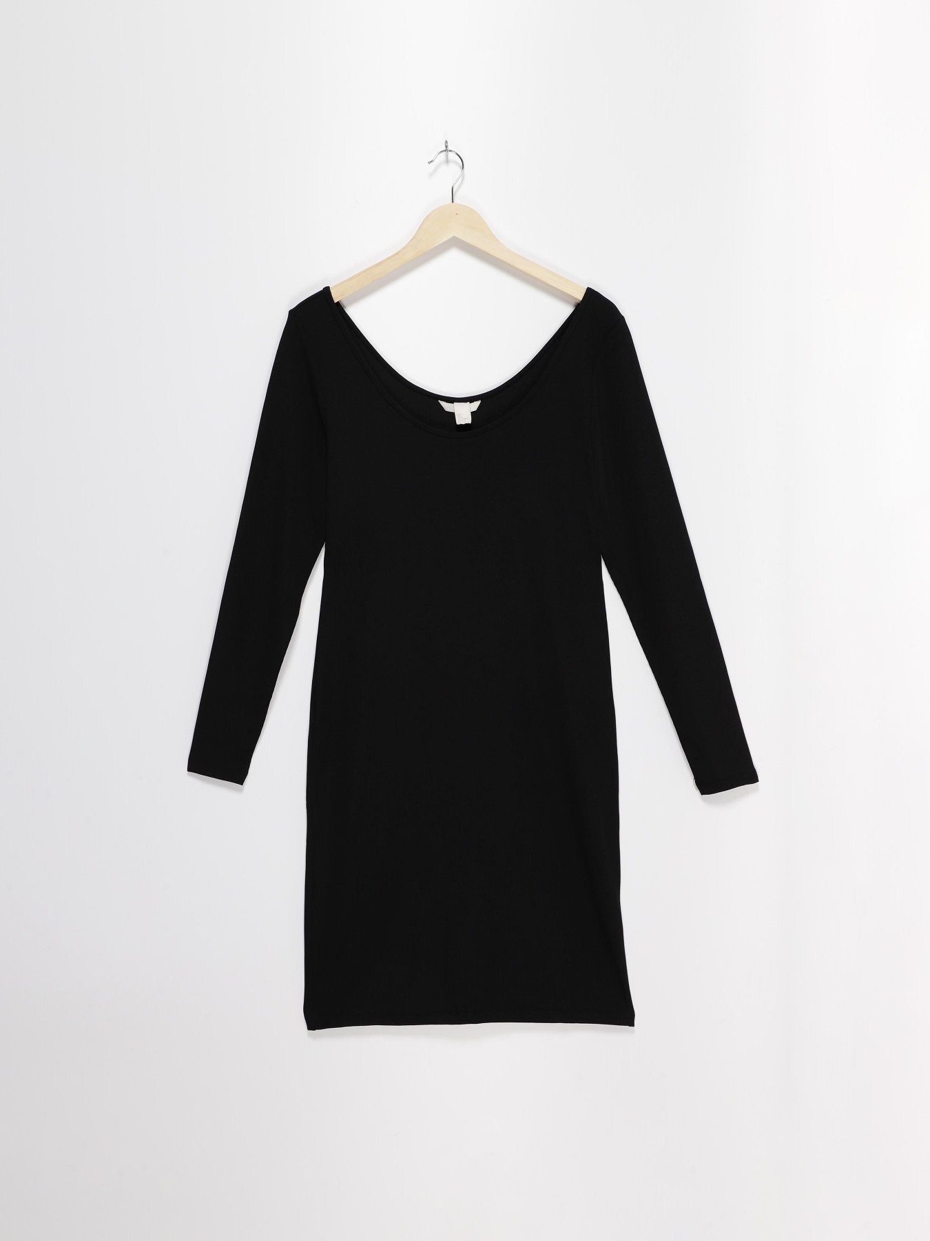 Платья H&M модель 0481465_чорний Платья H&M модель 0481465_чорний Фото