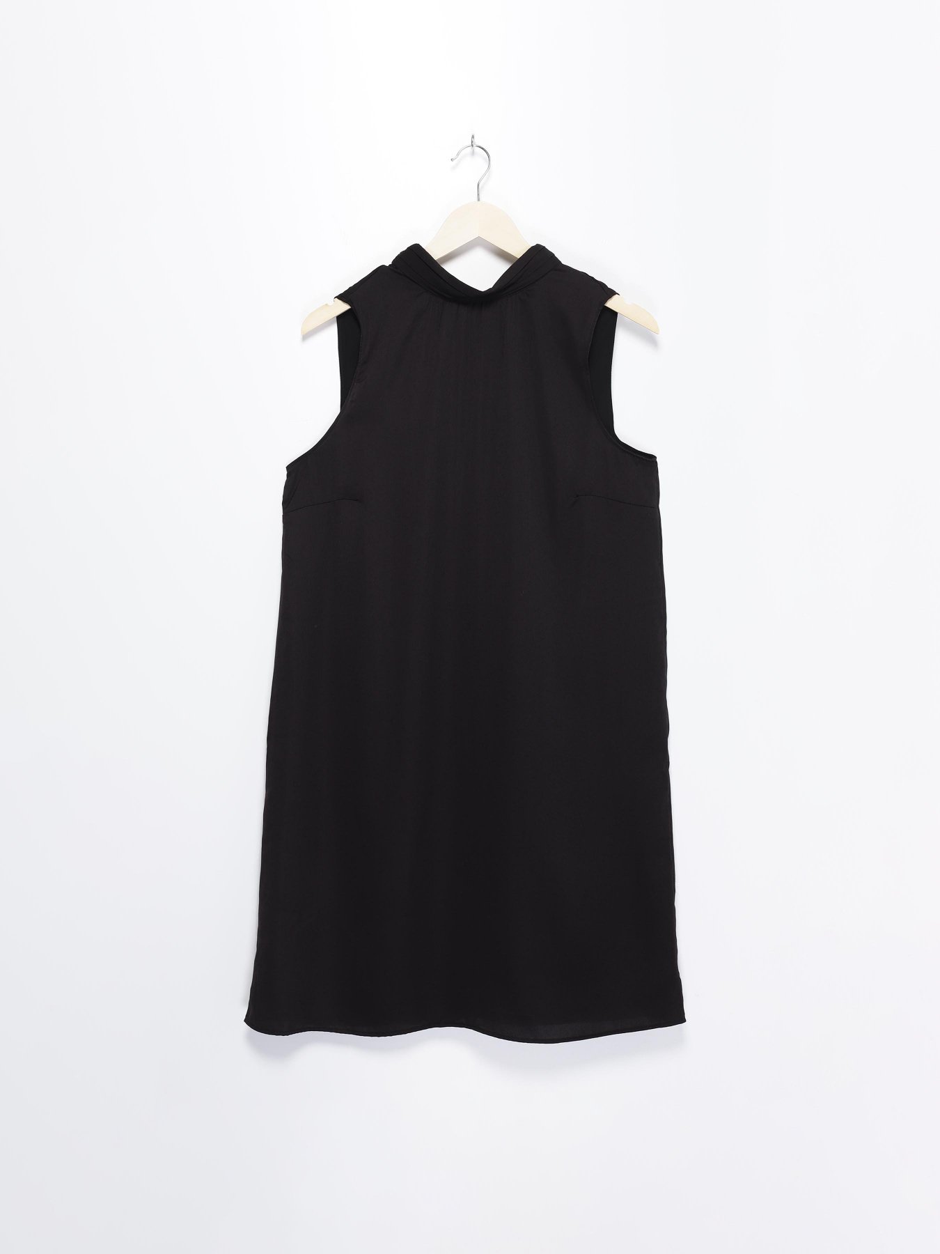 Платья H&M модель 0879242_чорний Платья H&M модель 0879242_чорний Фото