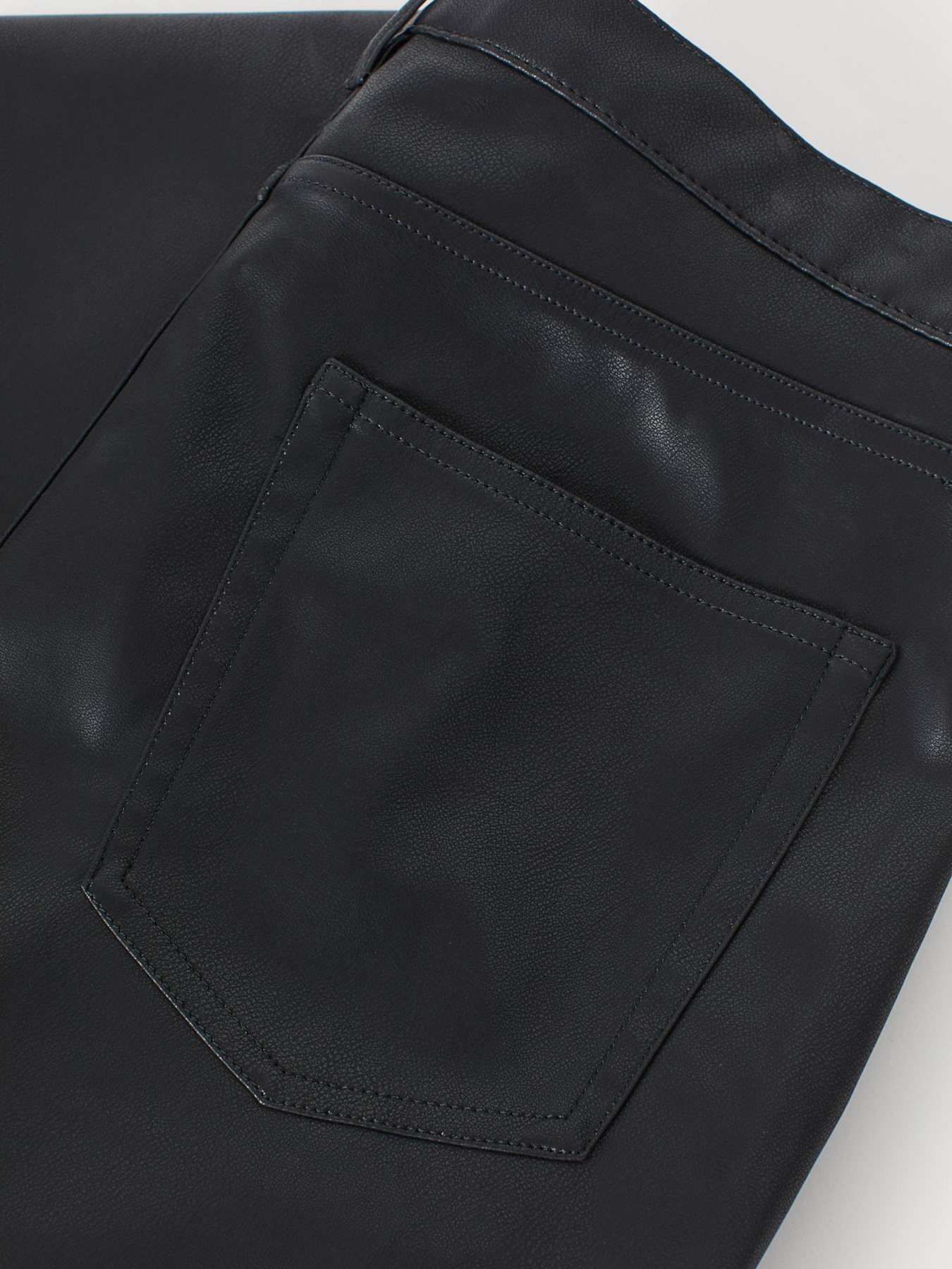 Брюки H&M модель 0810448_чорний Фото