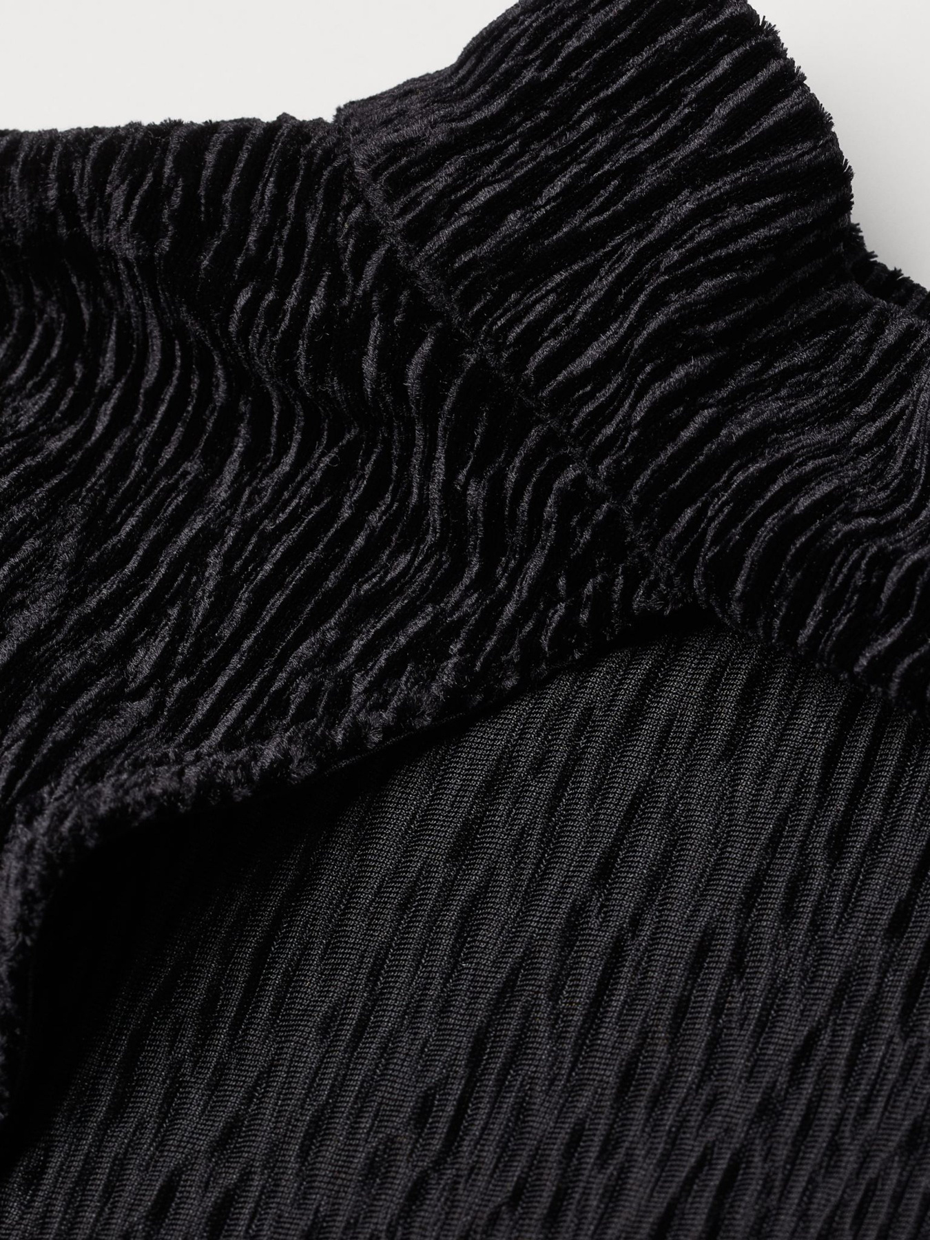 Худі та світшоти H&M модель 0931444_чорний Худі та світшоти H&M модель 0931444_чорний Фото