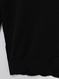 Светри та кардигани H&M модель 0325649_чорний Фото