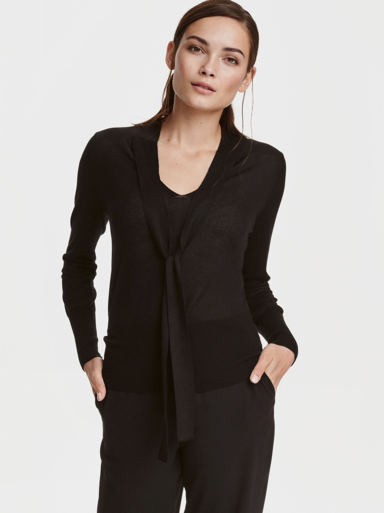 Свитры и кардиганы H&M модель 0409189_чорний Фото