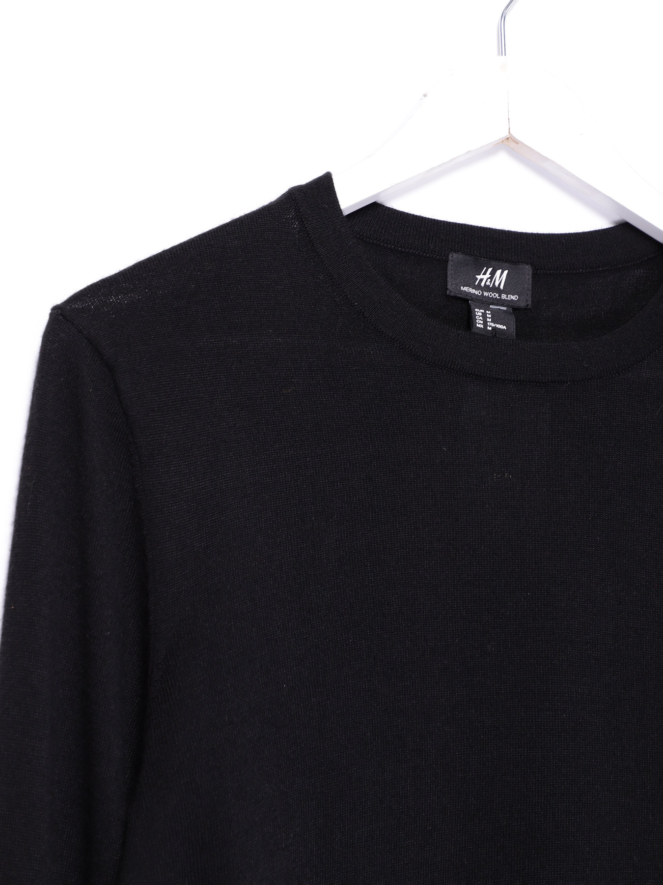 Светри та кардигани H&M модель 0647781_чорний Фото