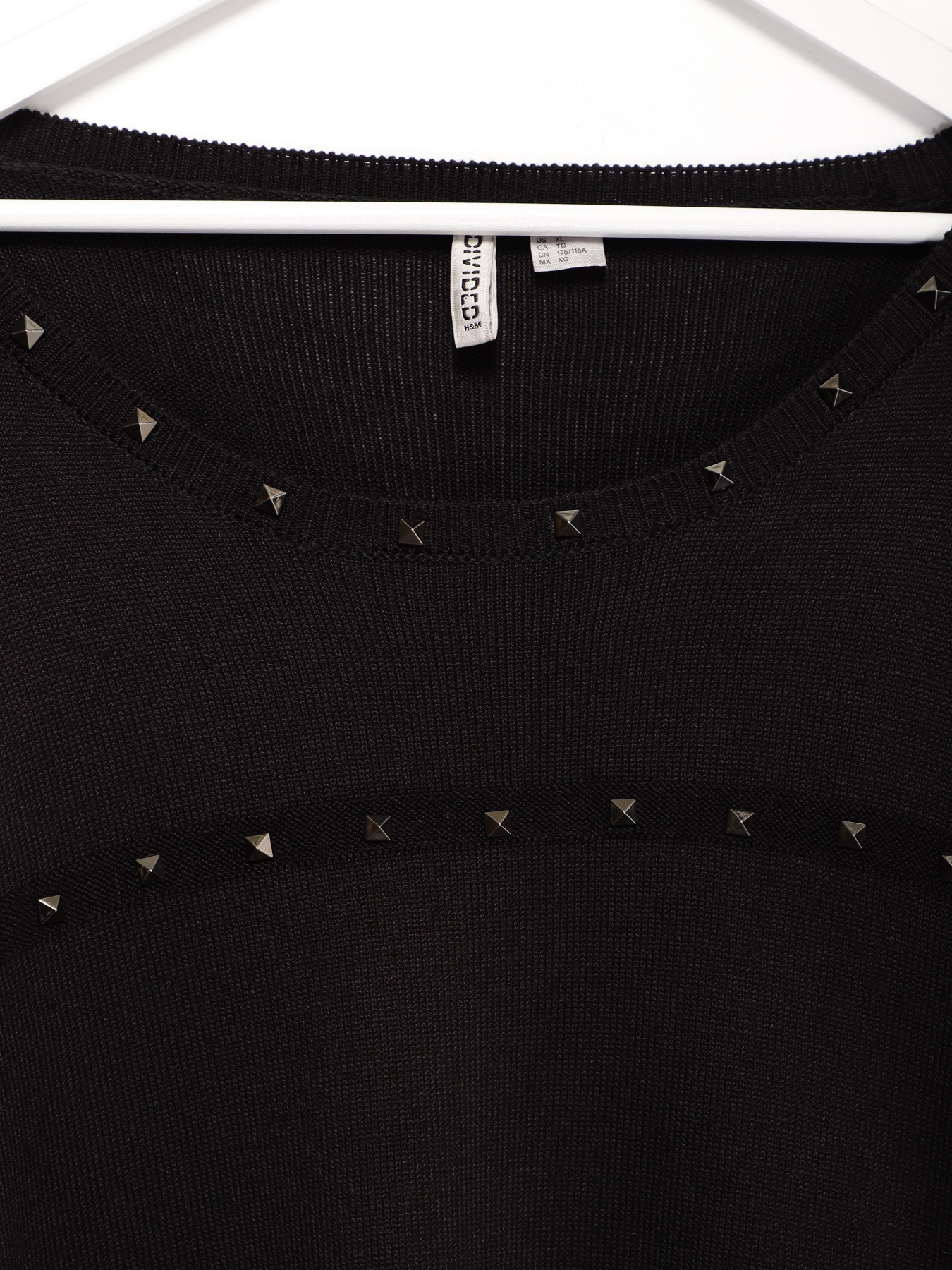Свитры и кардиганы H&M модель 0678153_чорний Фото