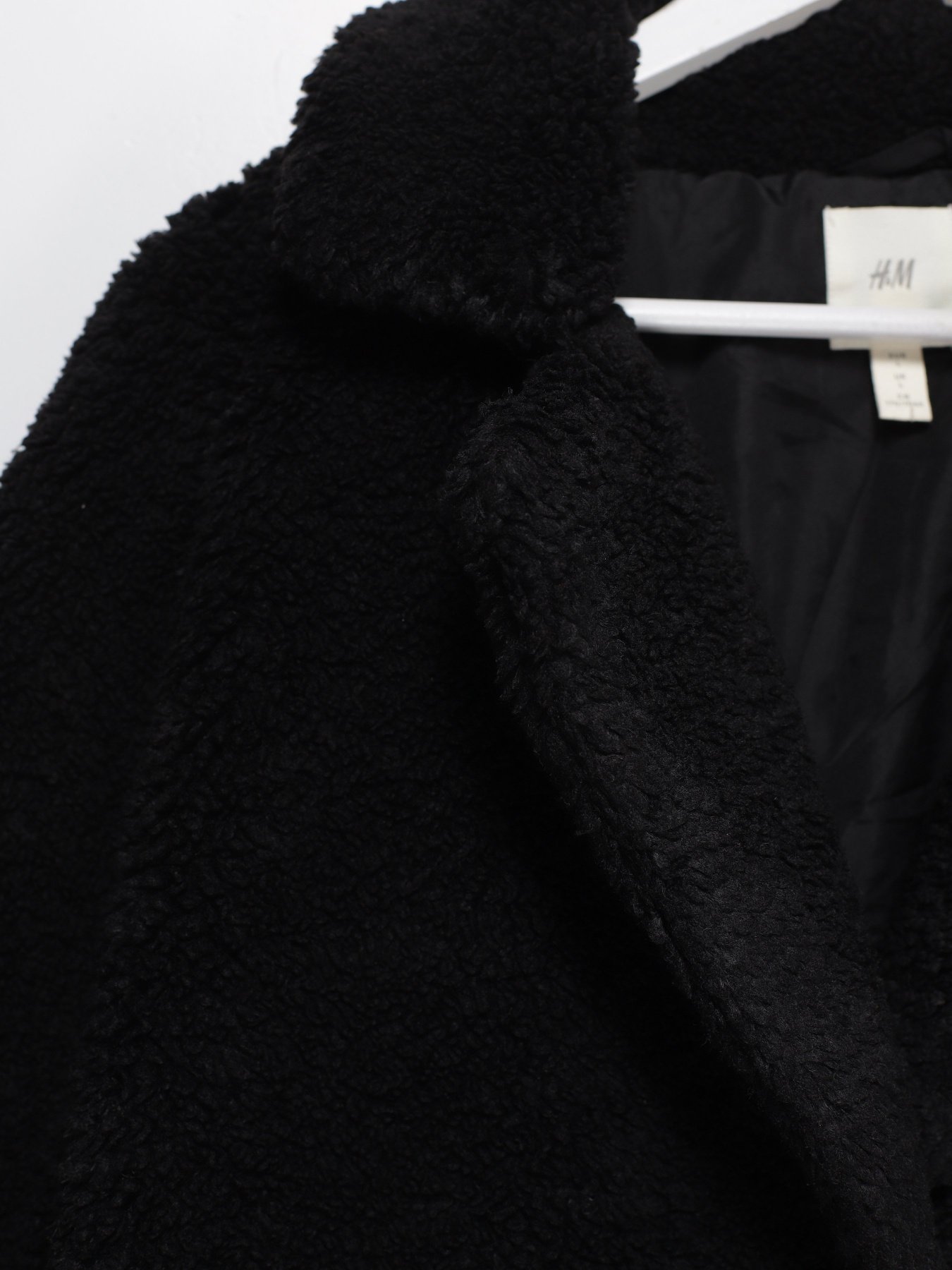 Куртки и дубленки H&M модель 0884465_чорний Куртки и дубленки H&M модель 0884465_чорний Фото